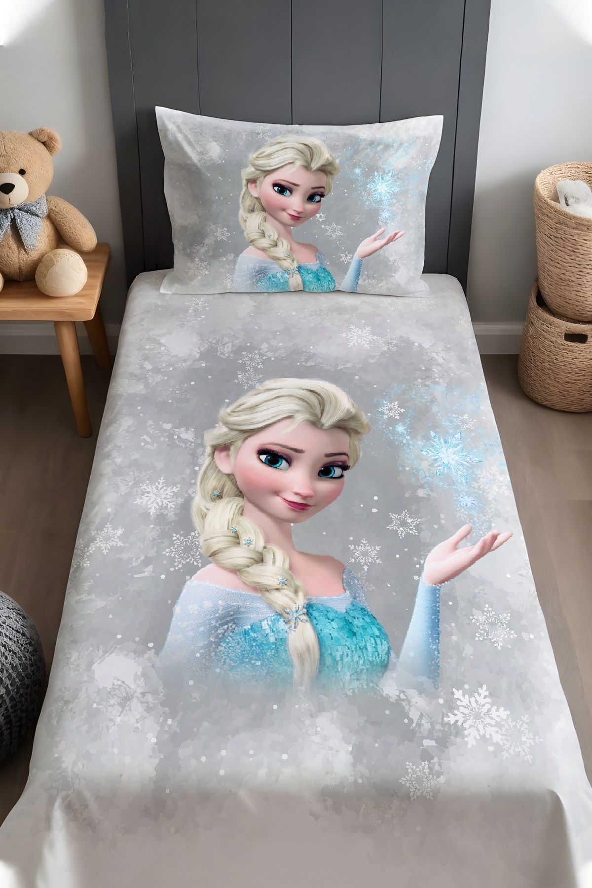 Evpanya Kar Kristallı Gri Elsa Desenli Yatak Örtüsü ve Yastık Kılıfı