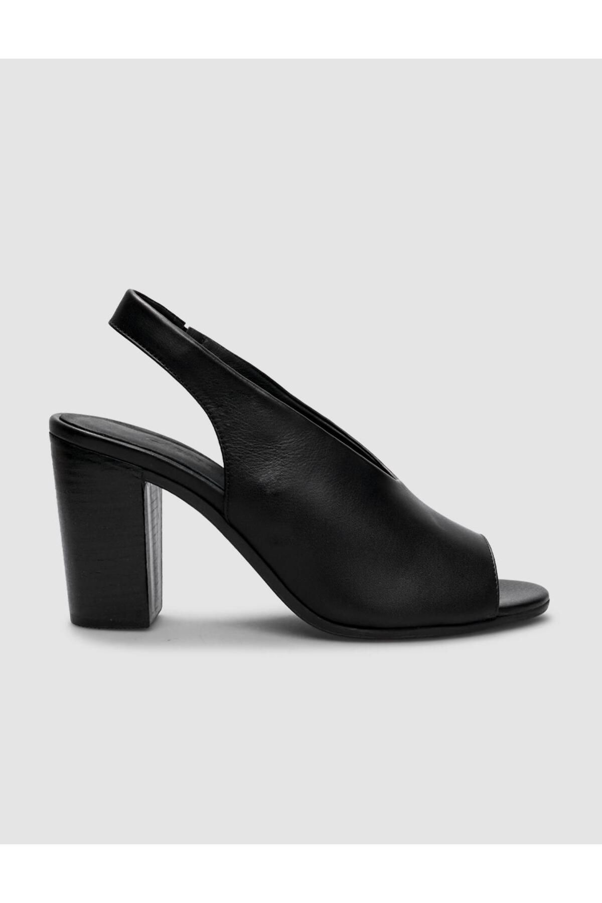 Cabani %100 Hakiki Deri Siyah Arkadan Lastikli Kadın Topuklu Sandalet