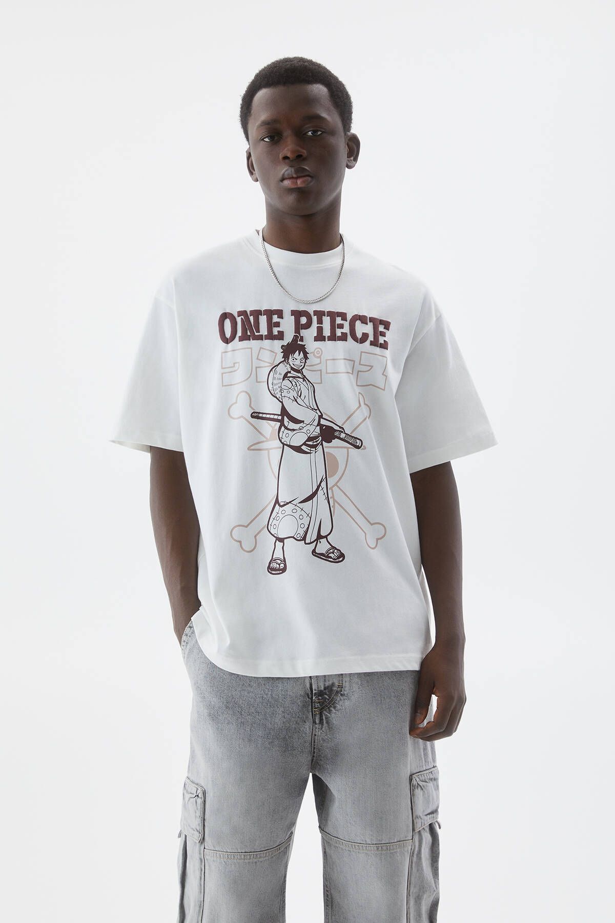 Pull & Bear One Piece Luffy görselli t-shirt