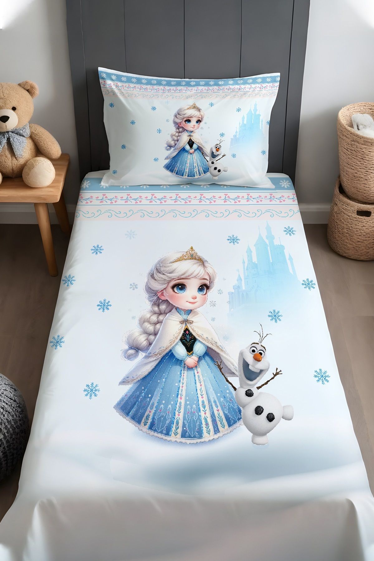 Evpanya Minik Prenses Elsa Desenli Yatak Örtüsü ve Yastık Kılıfı