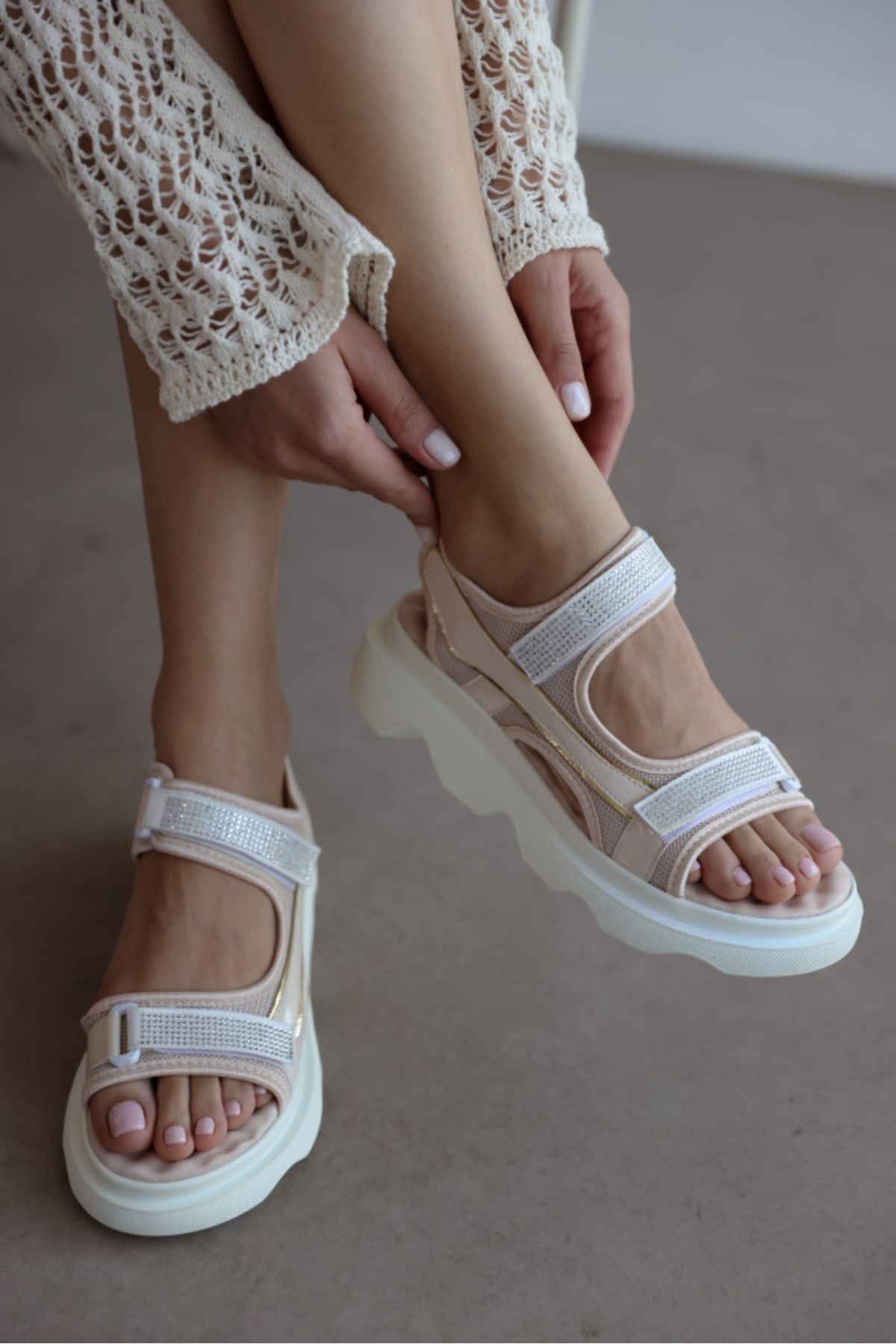 selinshoes Glowin Cırt Detaylı Taşlı Kadın Sandalet -  BEJ