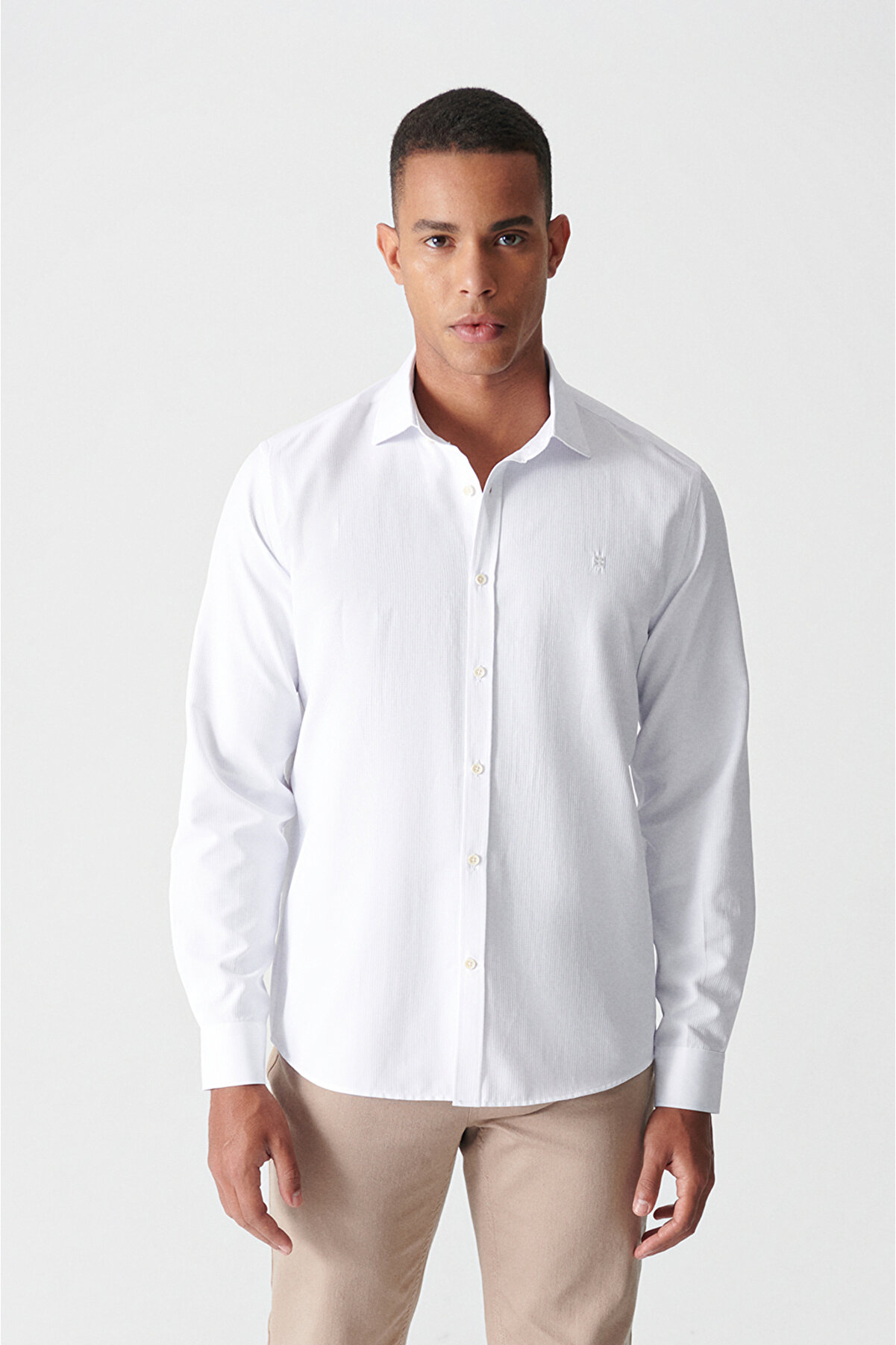 Avva Erkek Beyaz Armürlü Alttan Britli Yaka Regular Fit Gömlek A12y2161