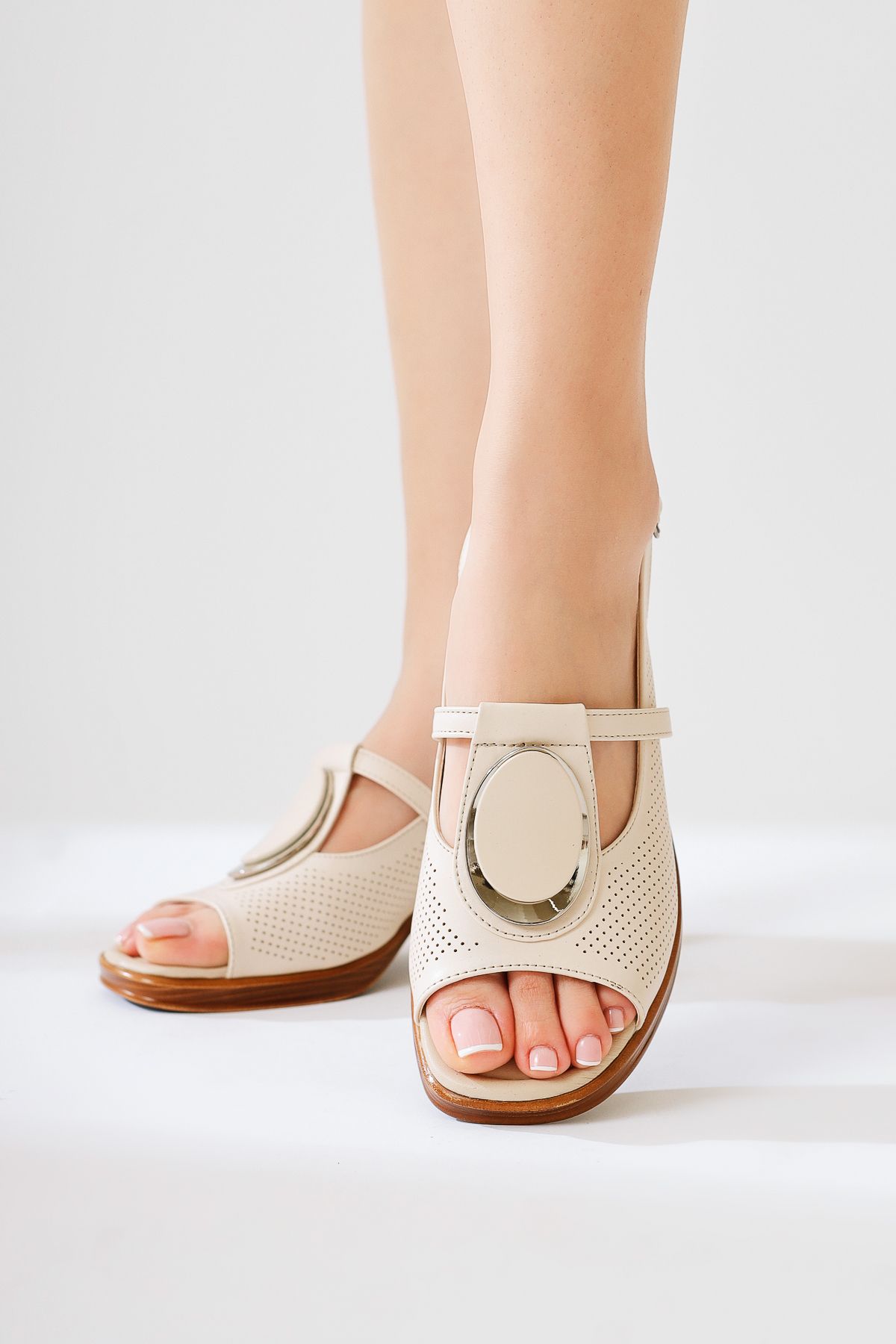 Limoya Shelby BejToka Detaylı Topuklu Sandalet