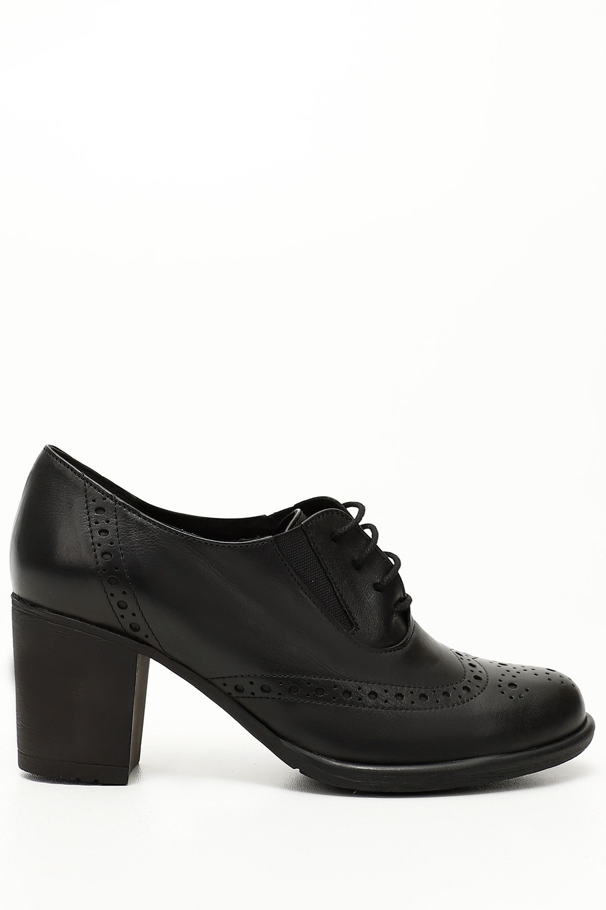 GÖNDERİ(R) Siyah Gön Hakiki Deri Yuvarlak Burun Kalın Topuklu Kauçuk Taban Bağcıklı Kadın Ayakkabı 24040