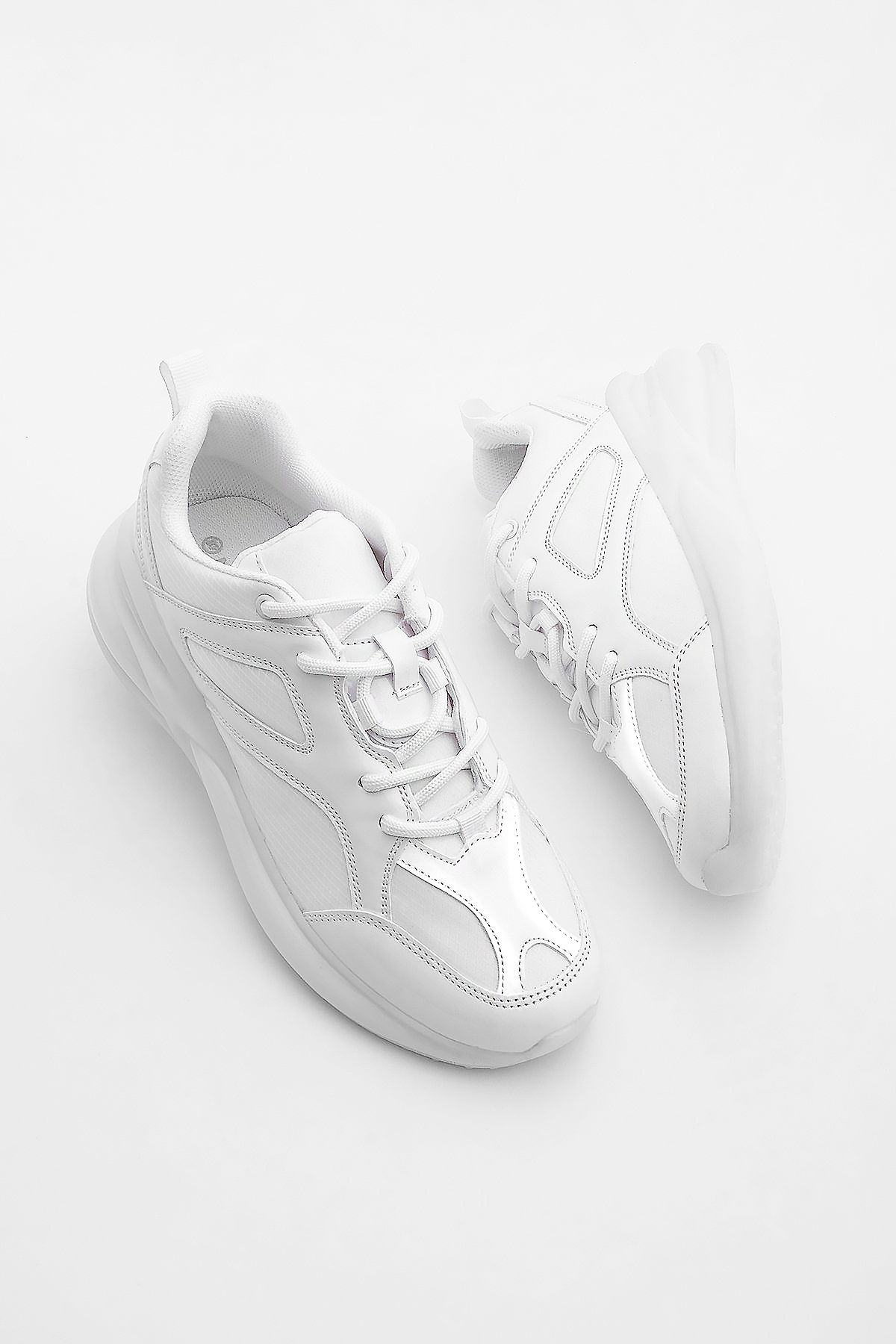Marjin Kadın Sneaker Rugan Detaylı Kalın Taban Spor Ayakkabı Laresta Beyaz Rugan