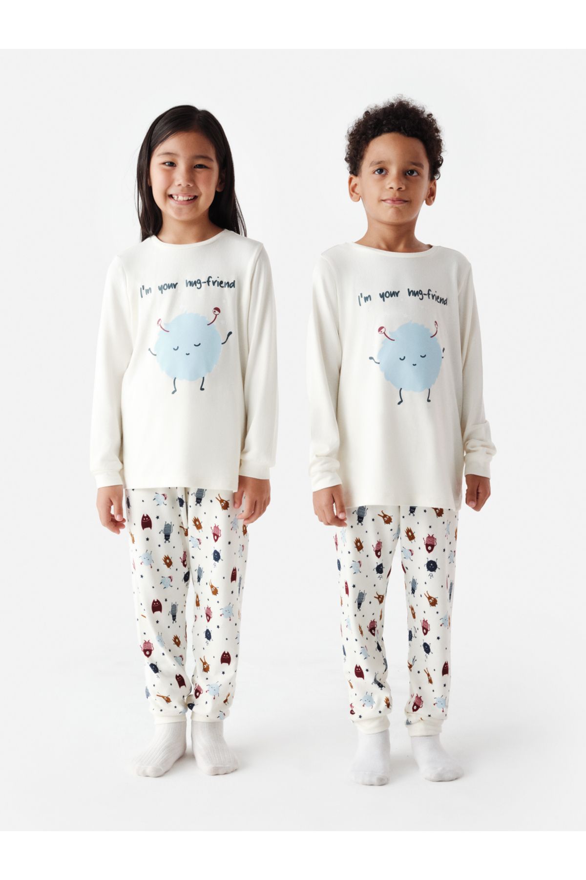 Penti Uniseks Çocuk Hugfriends Beyaz Pijama Takımı