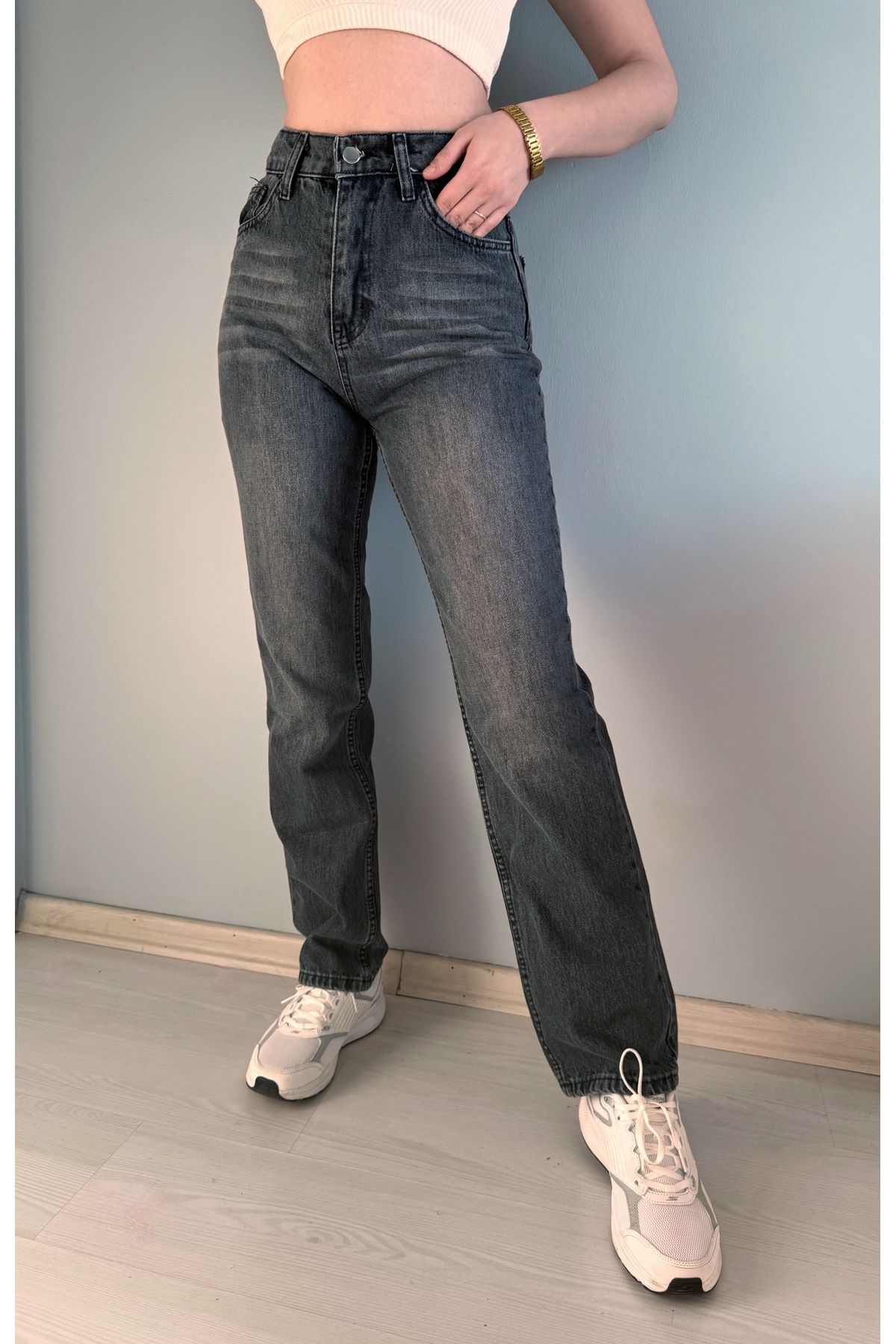 Butik Kadın Siyah Yüksek Bel Yıkamalı Cepli Mom Jeans Kot Pantolon
