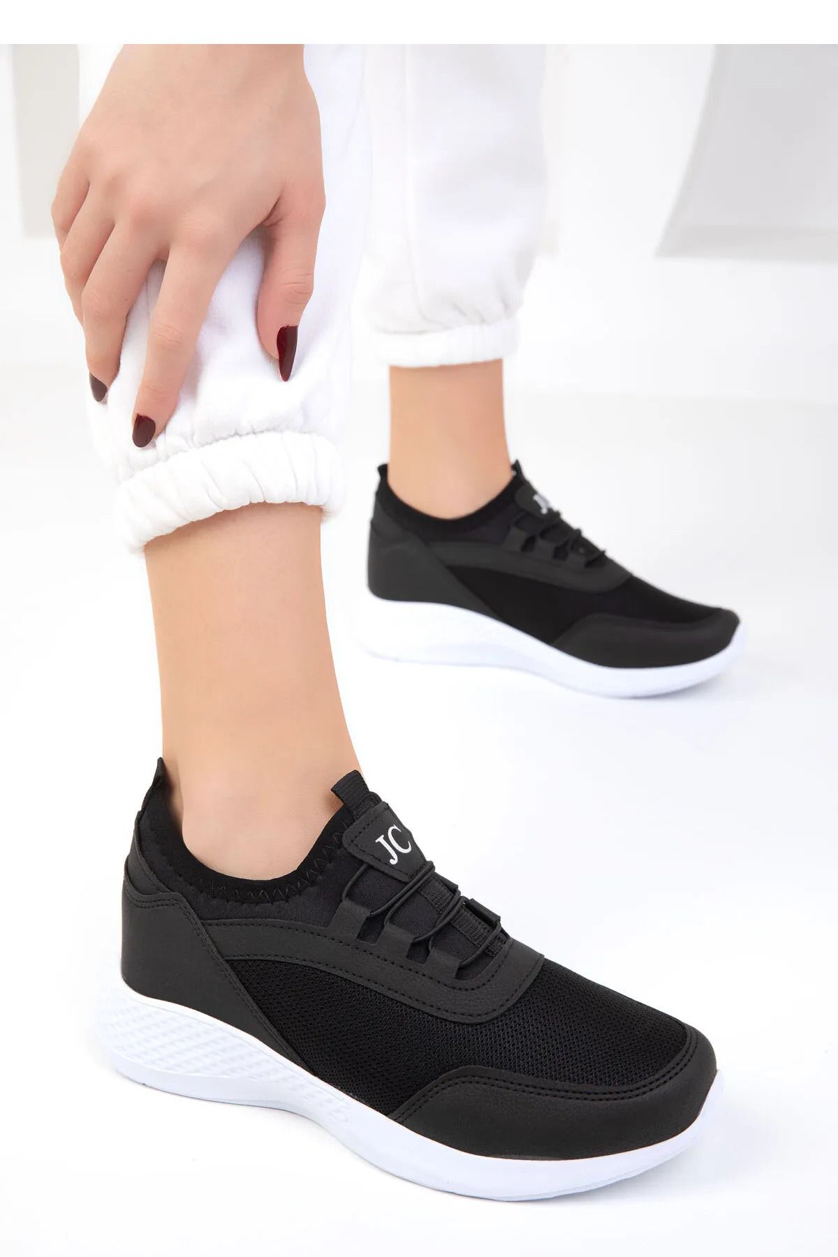 TOBAİ Tam Ortapedik Kadın Siyah Beyaz Sneaker Rahat Günlük Spor Ayakkabı
