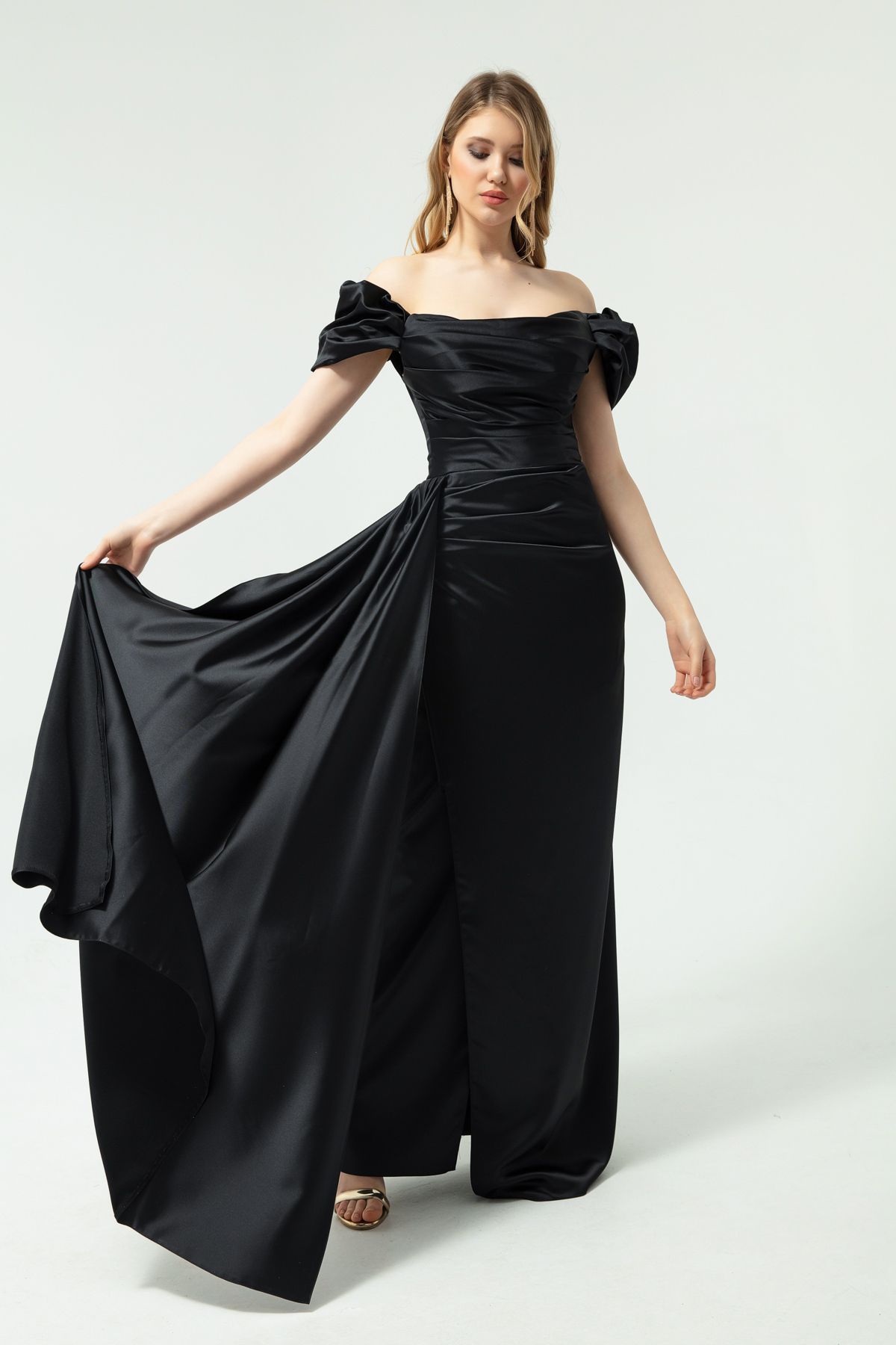Lafaba Kadın Siyah Kayık Yaka Kuyruklu Uzun Saten Abiye & Mezuniyet Elbisesi