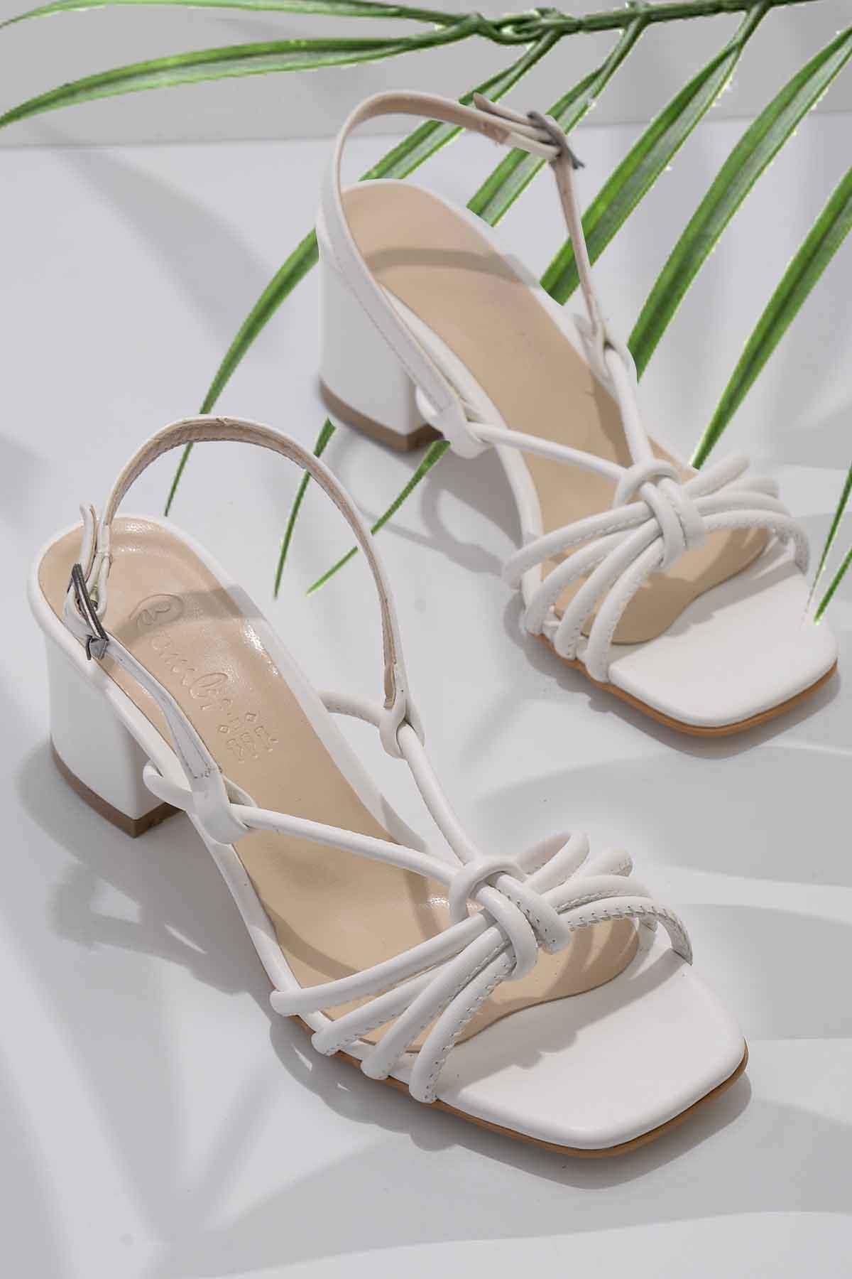 Bambi Beyaz Kadın Klasik Topuklu Ayakkabı K05888028509