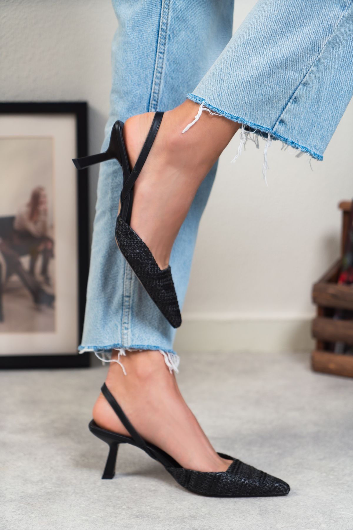 NİŞANTAŞI SHOES Ponnie Siyah Hasır Sivri Burun Kadın Topuklu Ayakkabı
