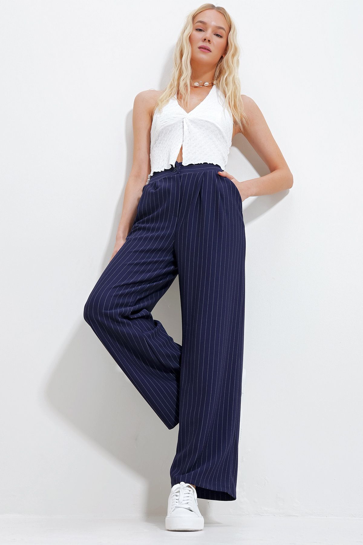 Trend Alaçatı Stili Kadın Lacivert Çizgili Çift Cepli Palazzo Örme Pantolon ALC-X11957