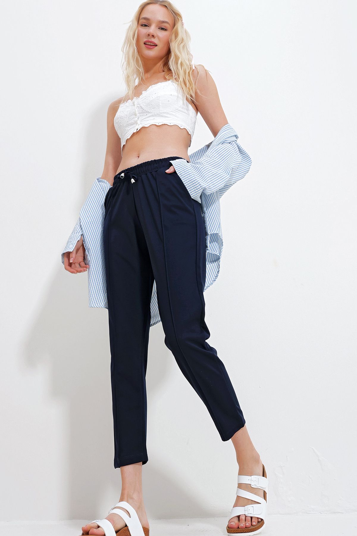 Trend Alaçatı Stili Kadın Lacivert Çift Cepli Önü Çimalı Örme Basic Pantolon ALC-X11985
