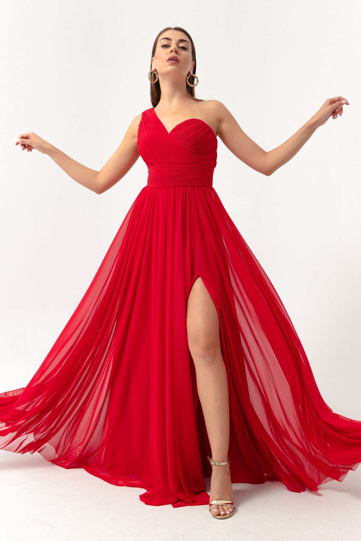 Lafaba Kadın Kırmızı Tek Omuz Yırtmaçlı Uzun Abiye Elbise