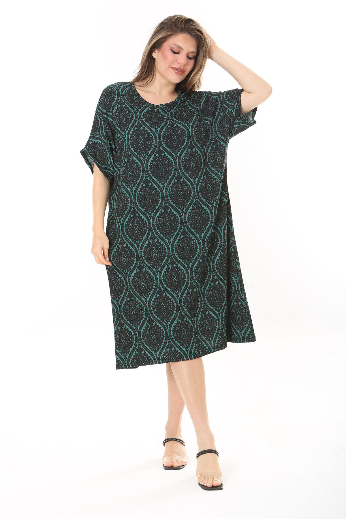 Şans Kadın Büyük Beden Yeşil Bürümcük Kumaş Kısa Kollu Desenli Elbise 65N37858