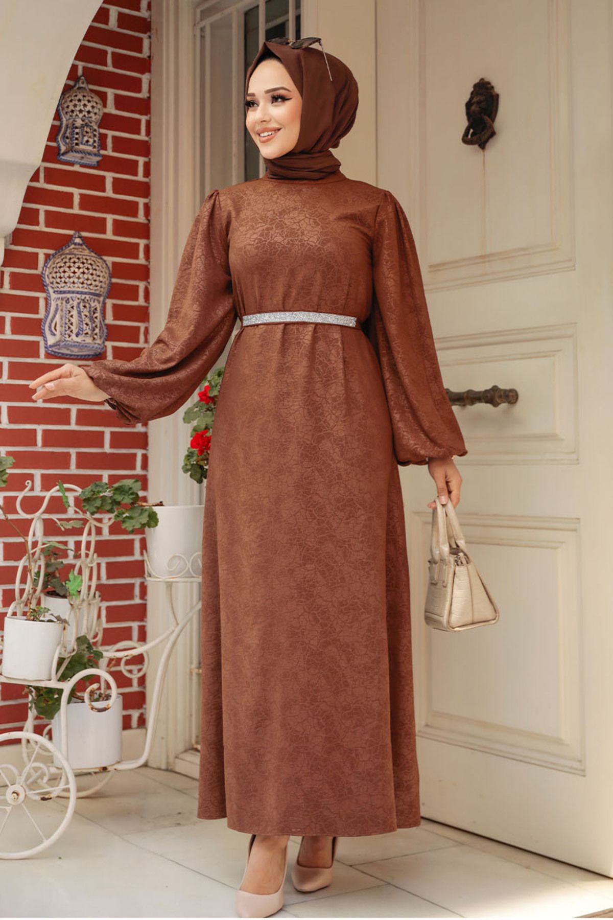 Neva Style Deri Görünümlü Kahverengi Tesettür Saten Abiye Elbise 60981KH