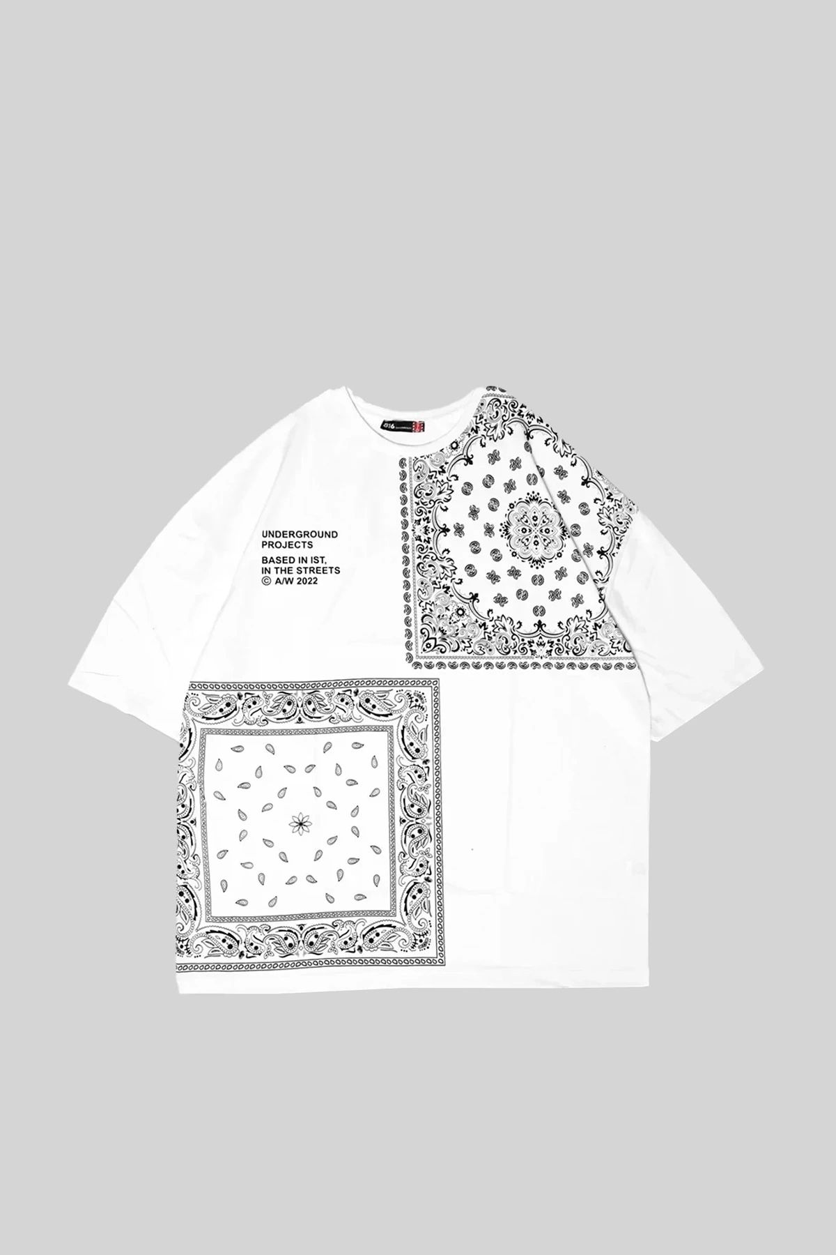 Sekizbiraltı Bandana Baskılı Beyaz Unisex Oversize Tshirt