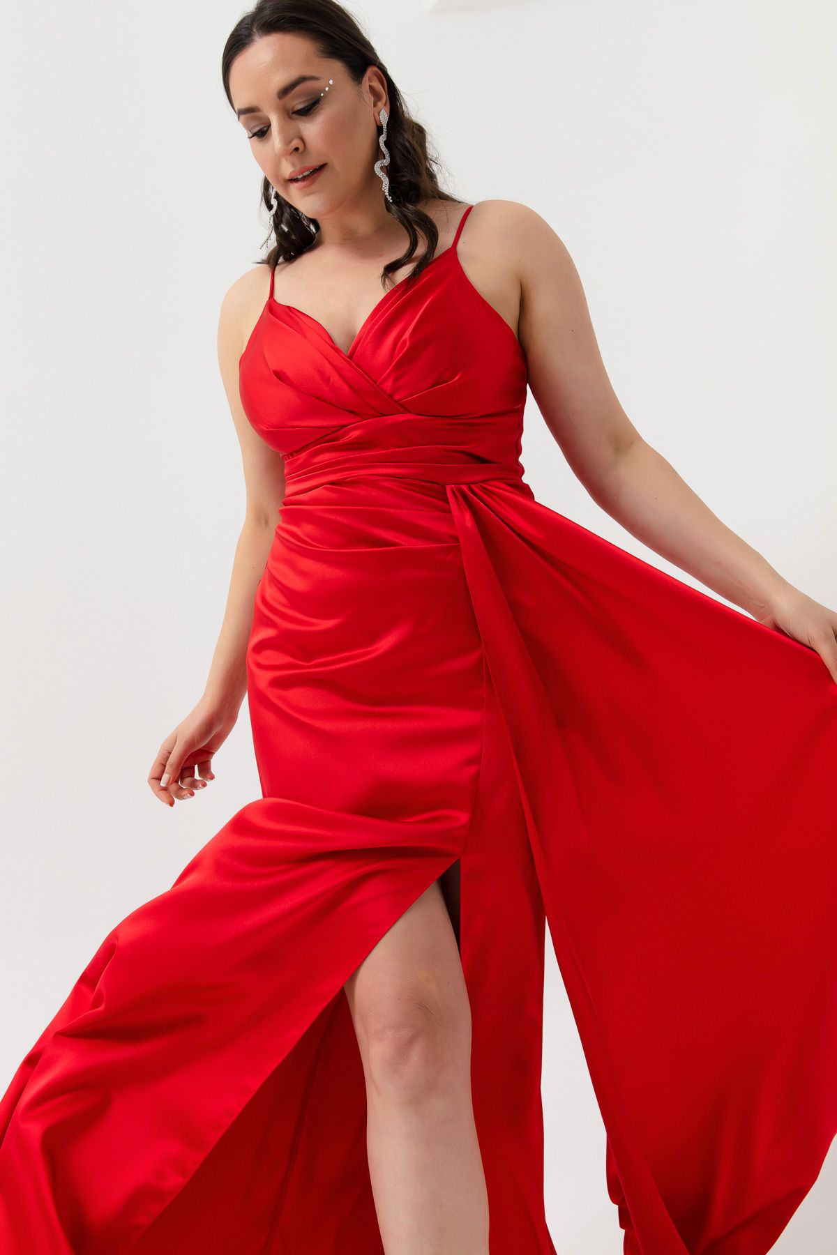 Lafaba Kadın Kırmızı Büyük Beden Uzun Saten Abiye Elbise & Mezuniyet Elbisesi
