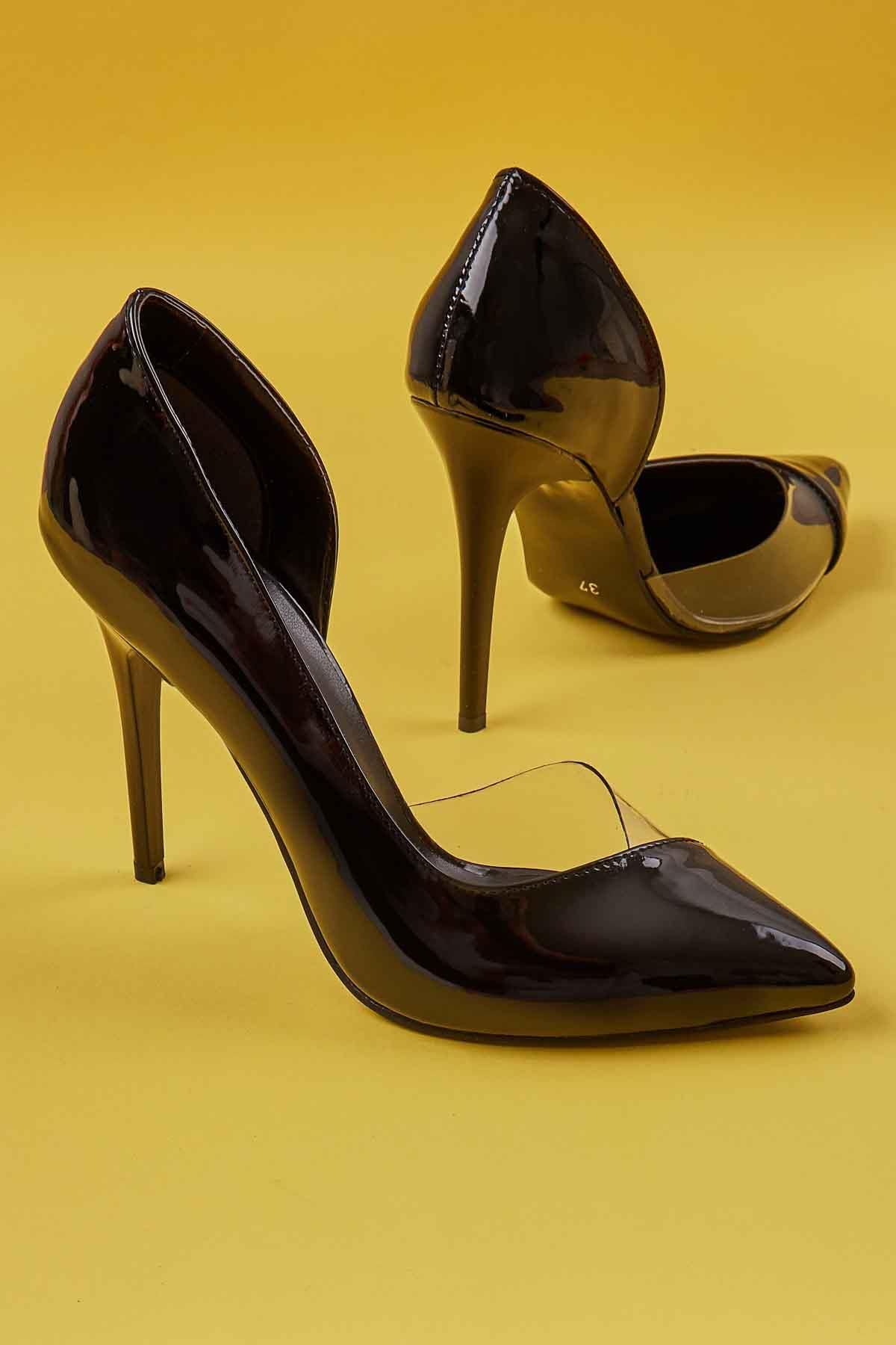 Bambi Siyah Rugan Kadın Klasik Topuklu Ayakkabı K01596177298