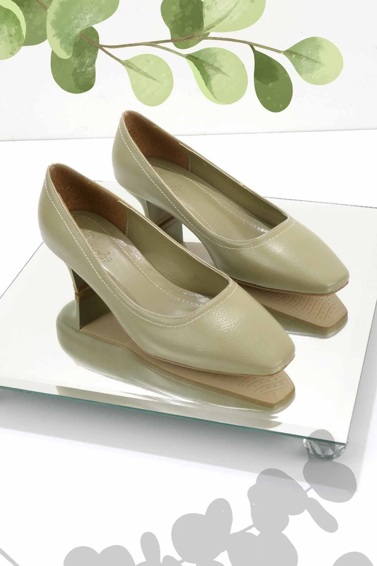 Bambi Yeşil Kırışık Kadın Klasik Topuklu Ayakkabı K01237012542