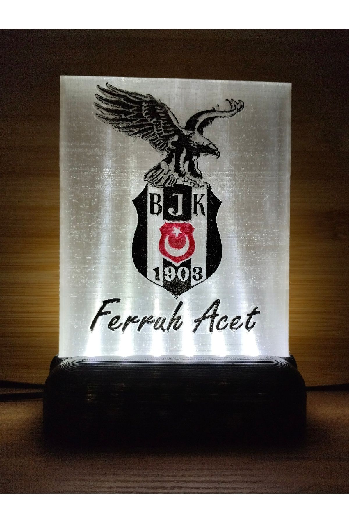 DÖNÜŞÜM ATÖLYESİ Kişiye Özel İsimli Beşiktaş Taraftar Logolu Dekoratif Led Lamba Kablolu Adaptörlü Geri Dönüşüm PET