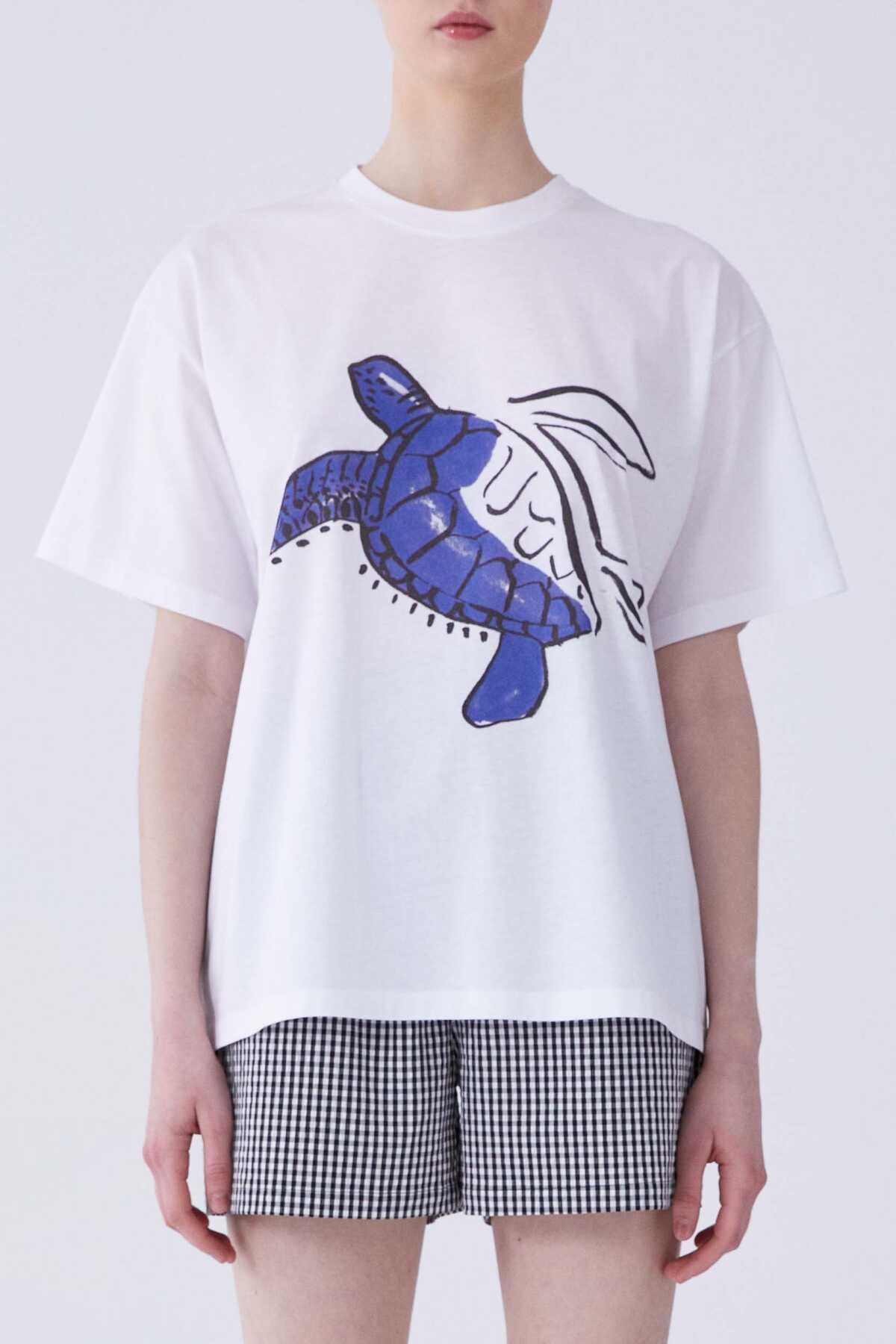 Roman Kaplumbağa Desenli Kadın T-shirt Beyaz Y2154224_002