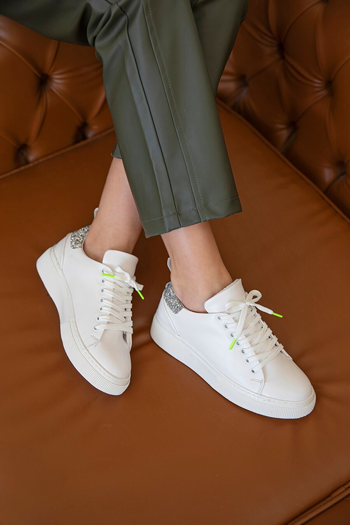 Straswans Papel Kadın Deri Cam Kırık Detaylı Spor Ayakkabı Beyaz-gümüş