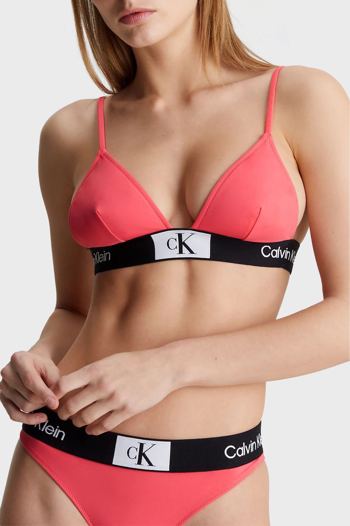 Calvin Klein Logolu Ayarlanabilir Omuz Askılı Bikini Üstü KW0KW02451TBK  BİKİNİ ÜSTÜ KW0KW02451