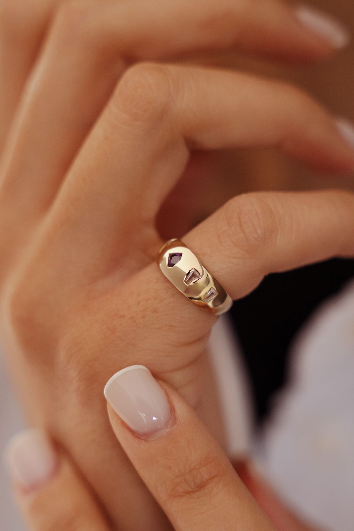 Başbuğ Mücevher 14 Ayar Altın Mor Taşlı Serçe Parmak Yüzüğü
