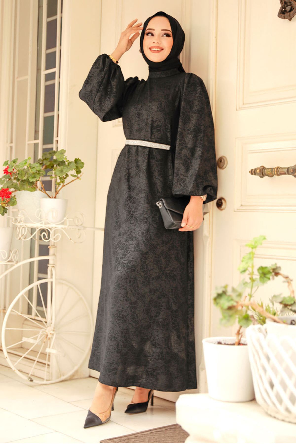 Neva Style Deri Görünümlü Siyah Tesettür Saten Abiye Elbise 60981S