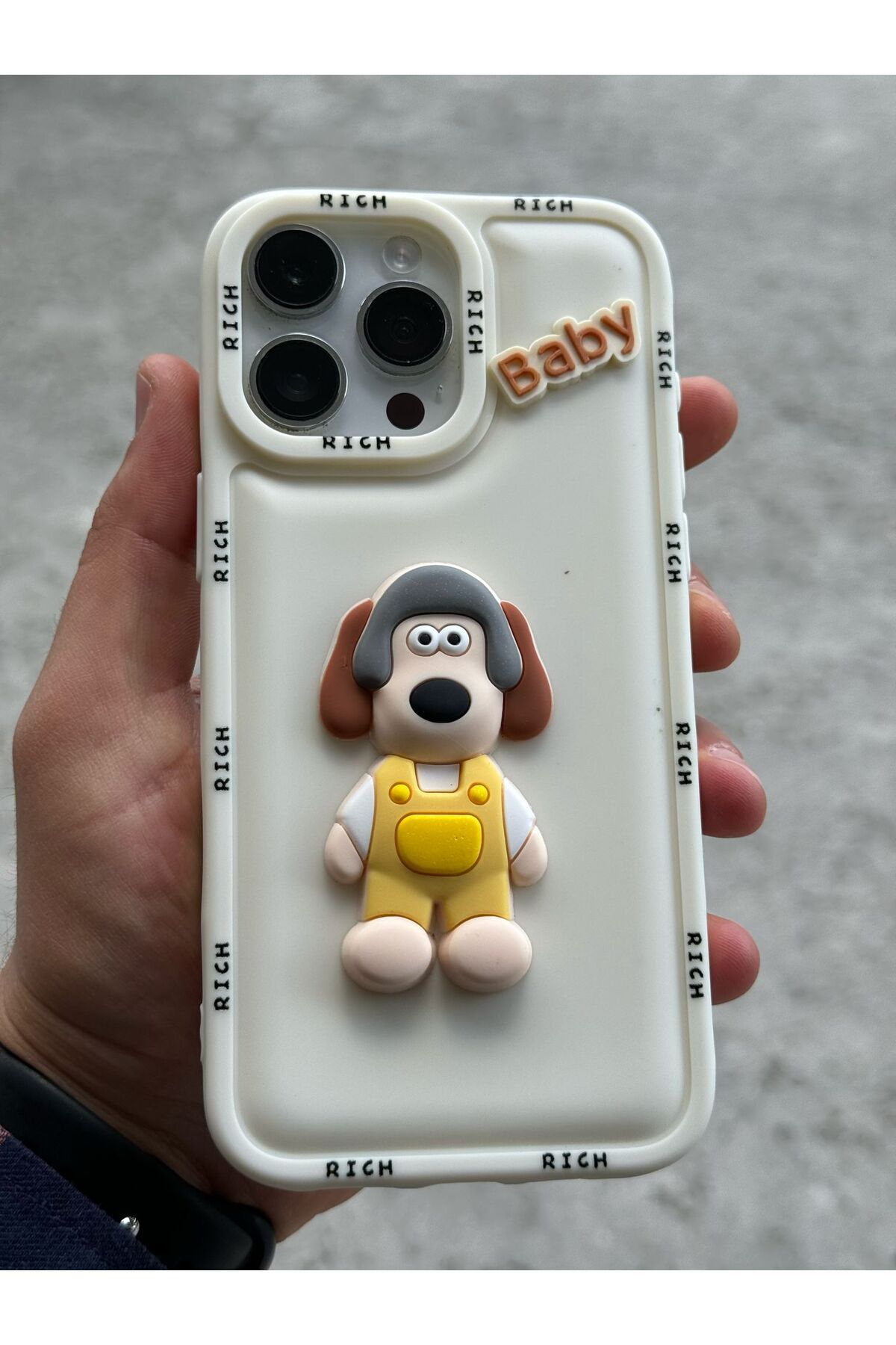 Sphone iPhone 14 Pro Max Kılıf Kabartmalı Çizgi Film Karakter Köpek Dog Emoji Baby Rich Pati Figür Renkli