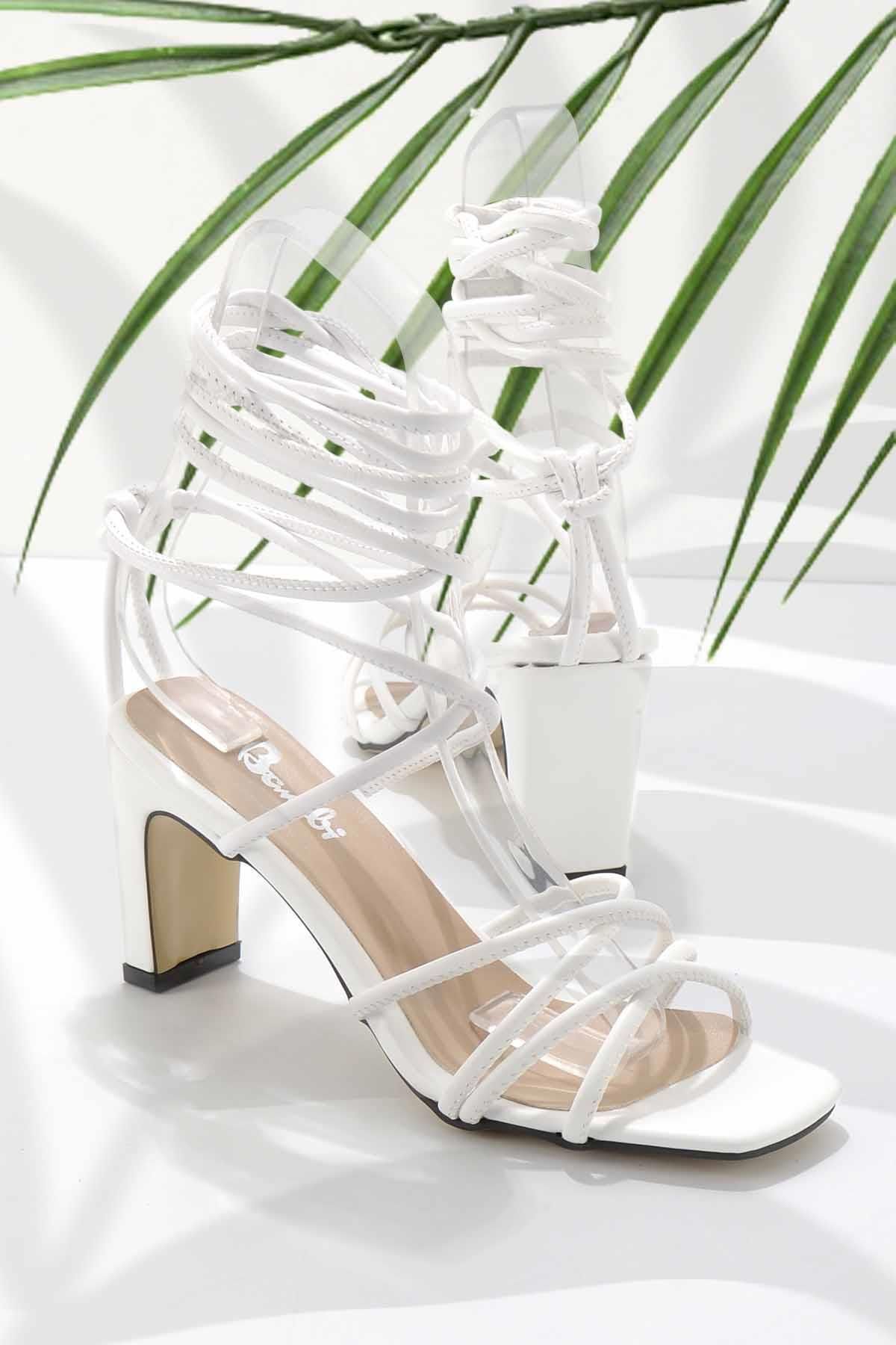 Bambi Beyaz Kadın Klasik Topuklu Ayakkabı K05726009609