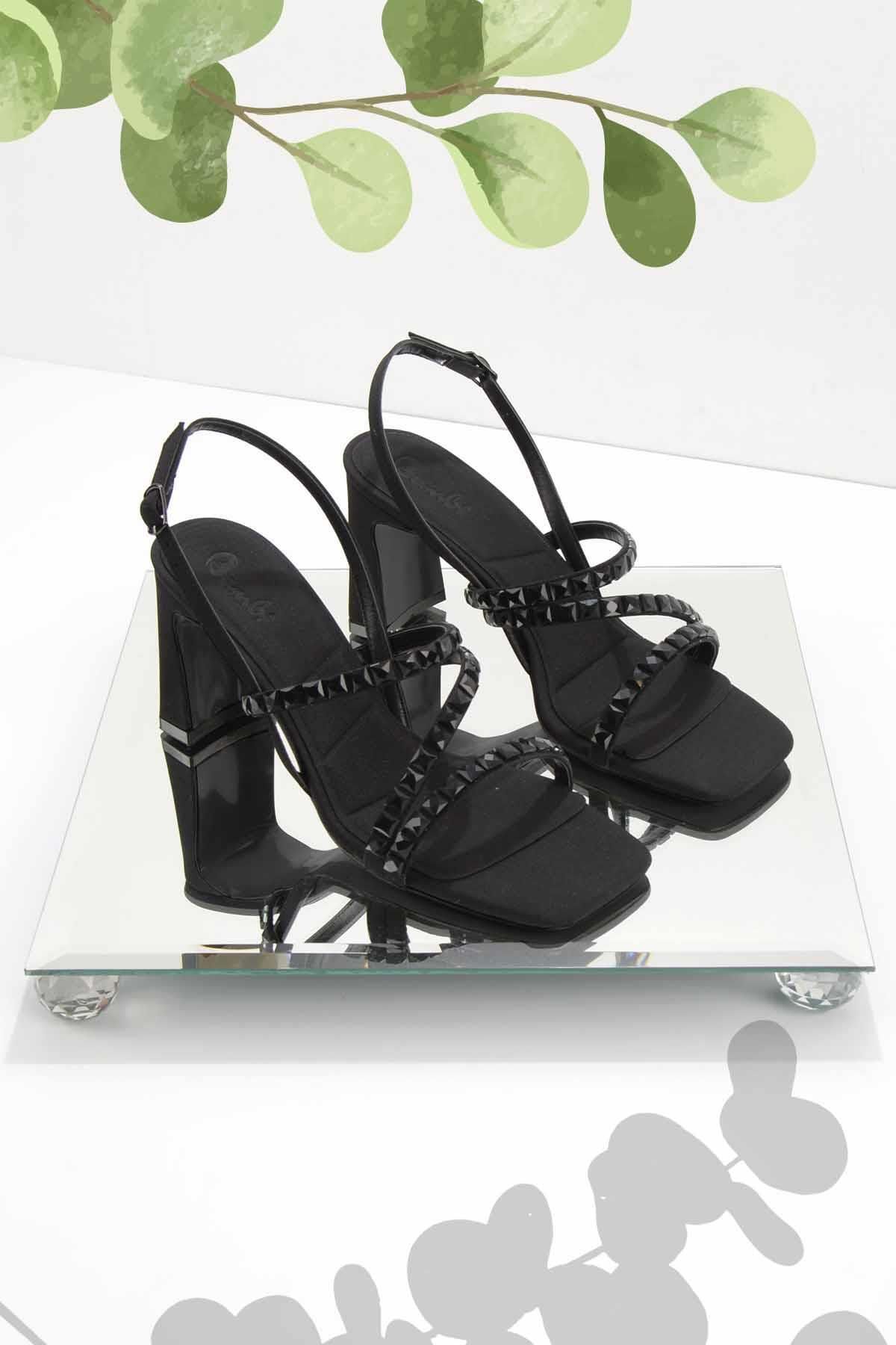Bambi Mat Siyah Saten Kadın Klasik Topuklu Ayakkabı K05209604538