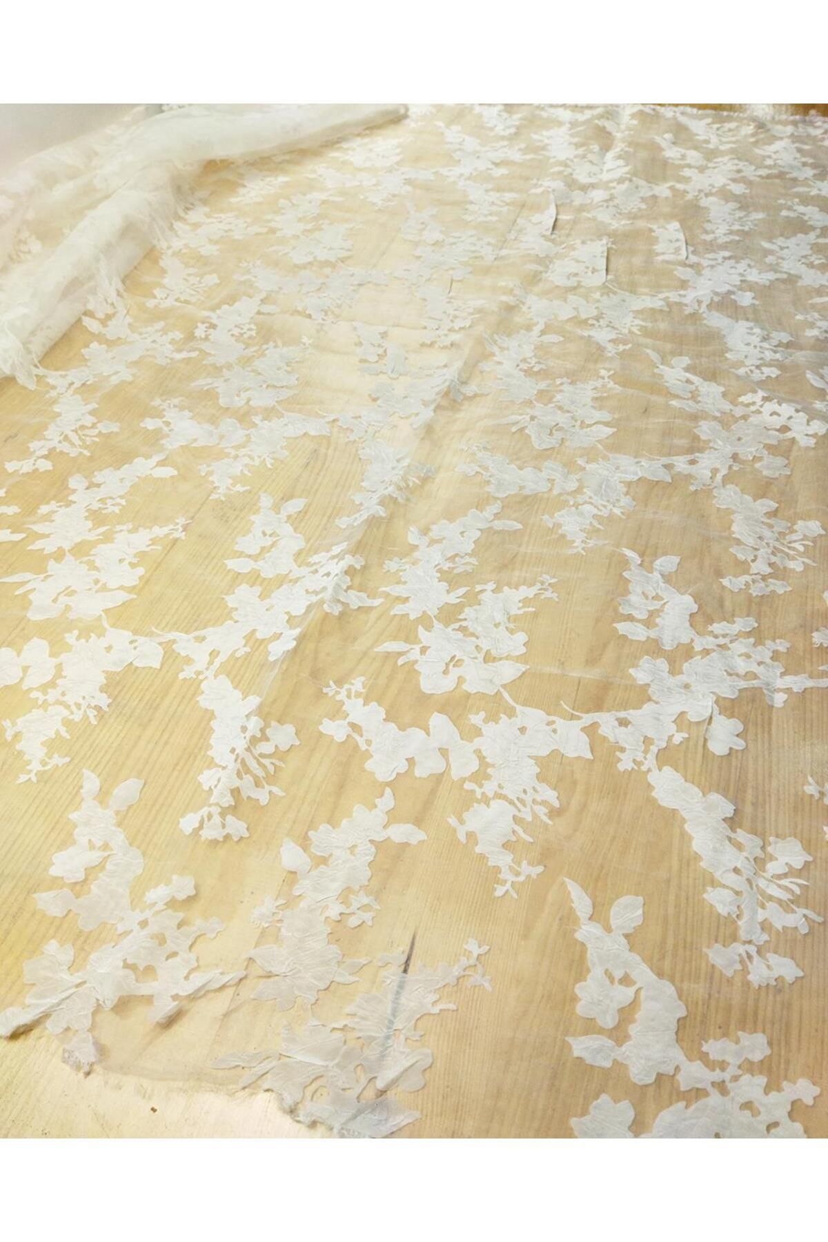 Kumaş Parça Organze Tül Desenli Beyaz Renk En: 140 cm