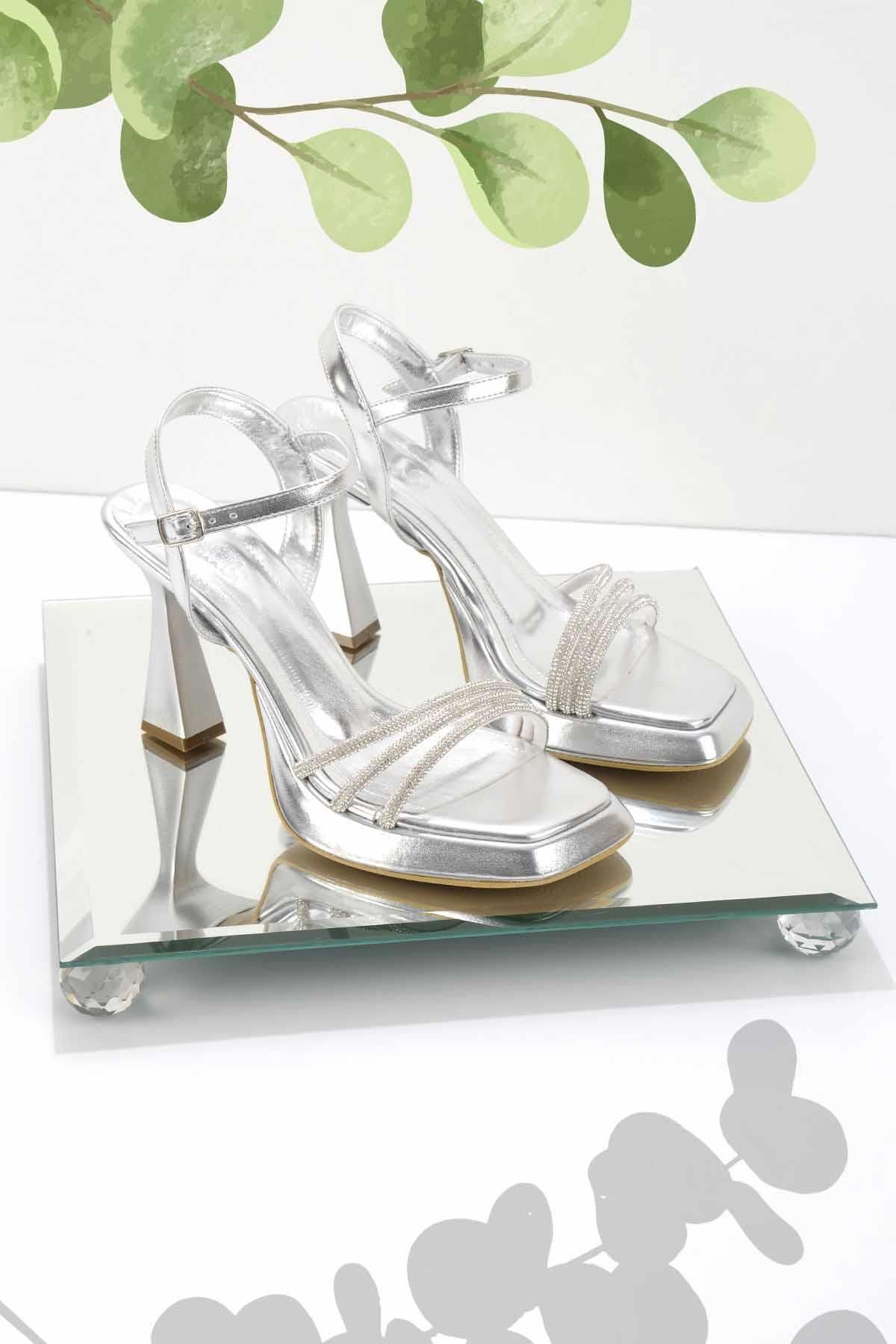 Bambi Metalik Lame Kadın Klasik Topuklu Ayakkabı K05215401009