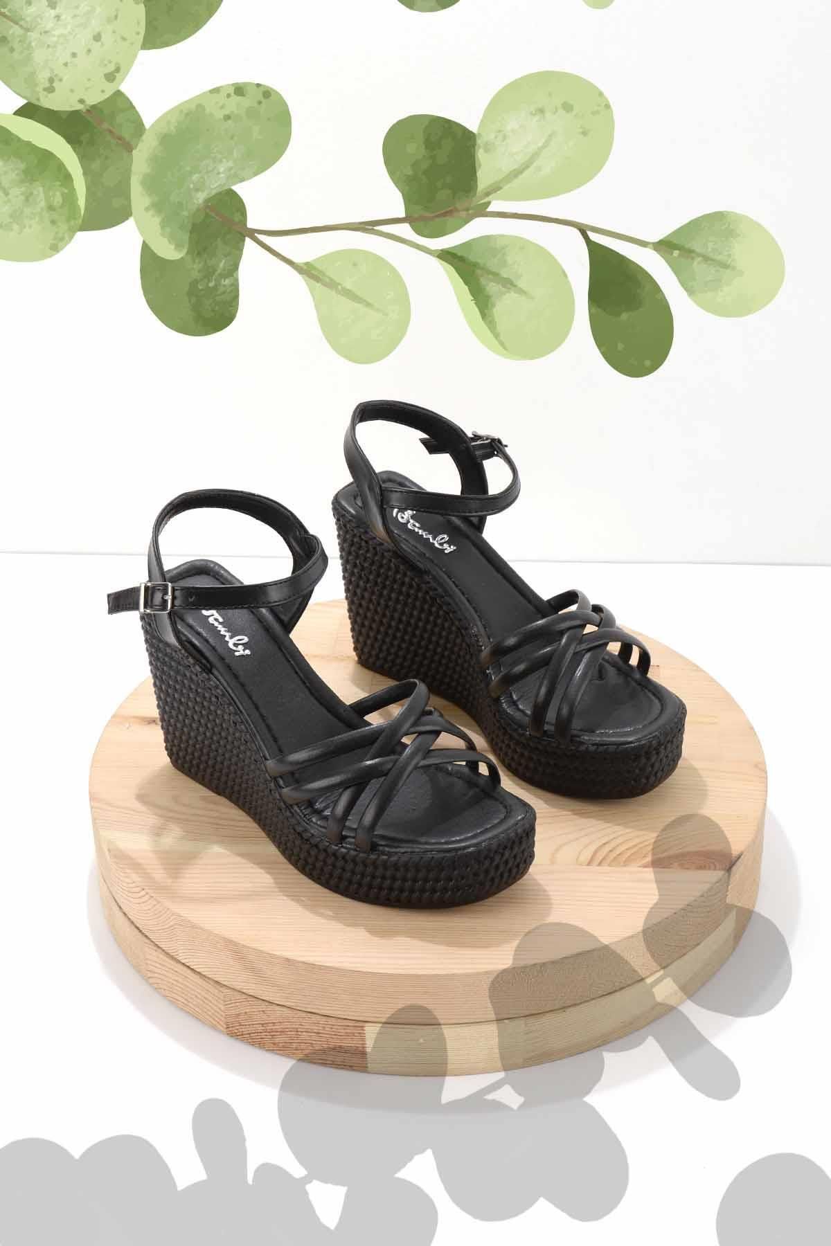Bambi Siyah Kadın Dolgu Topuklu Ayakkabı K05823090609