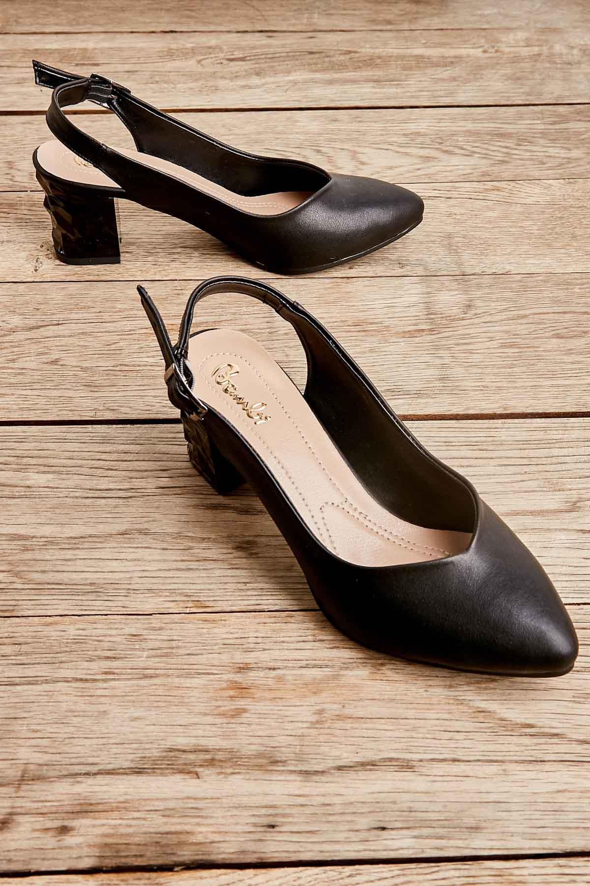 Bambi Siyah Kadın Klasik Topuklu Ayakkabı K01688071109