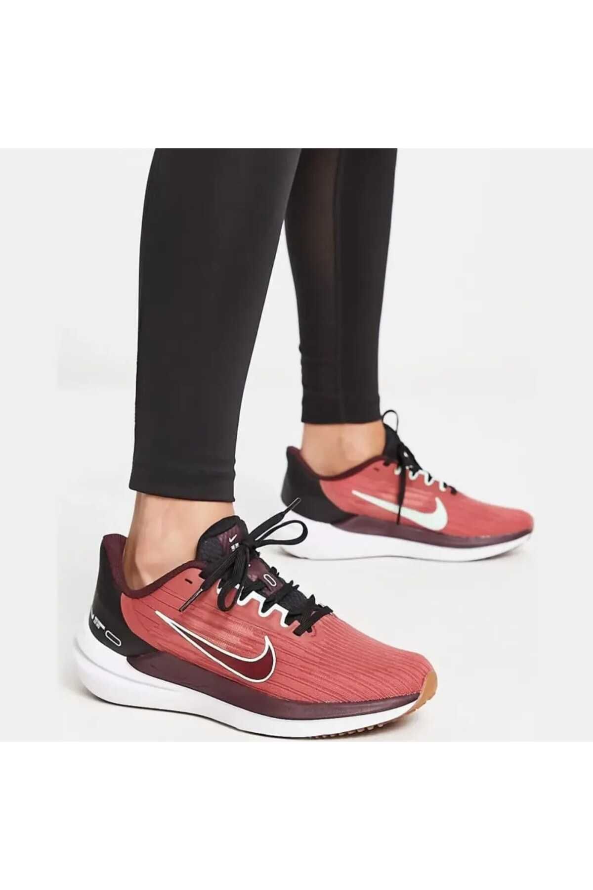Nike Air Winflo 9 Kadın Koşu Ayakkabısı