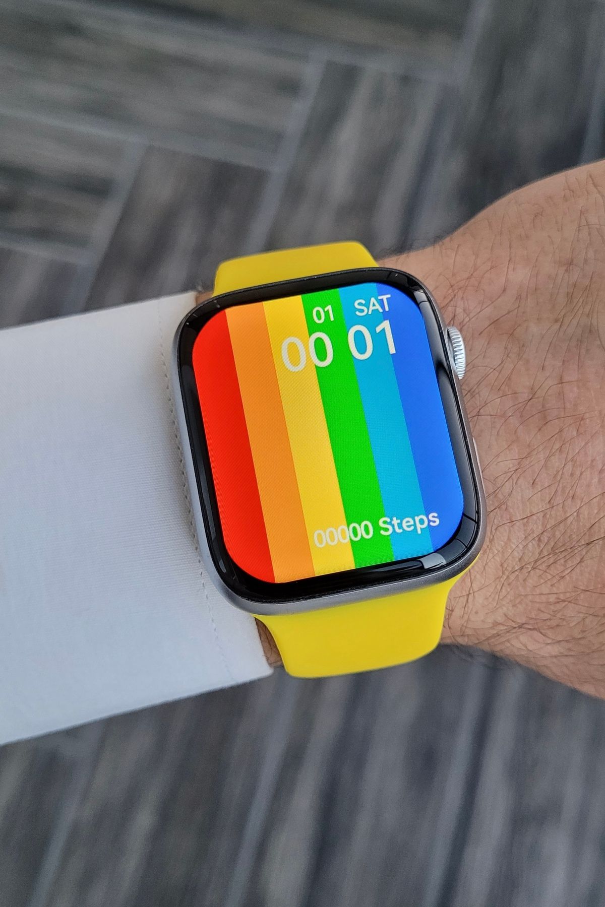 Daniel Klein Android/ios Uyumlu Arama Özellikli Sarı Renk Akıllı Kol Saati