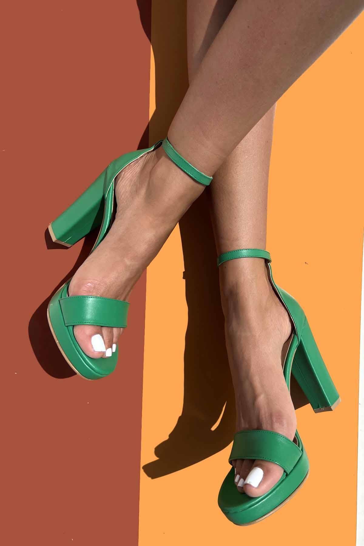 Bambi Yeşil Kadın Klasik Topuklu Ayakkabı K01527521009