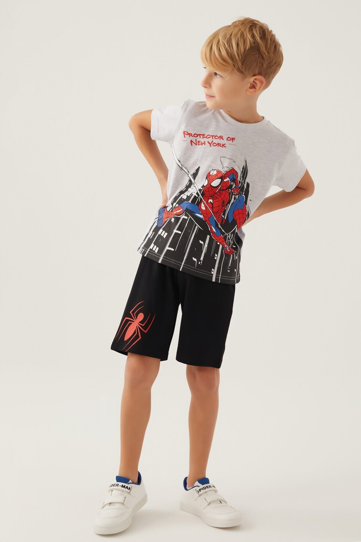 Spiderman NewYork Koruyucusu Spiderman Erkek Çocuk Bermuda Takım