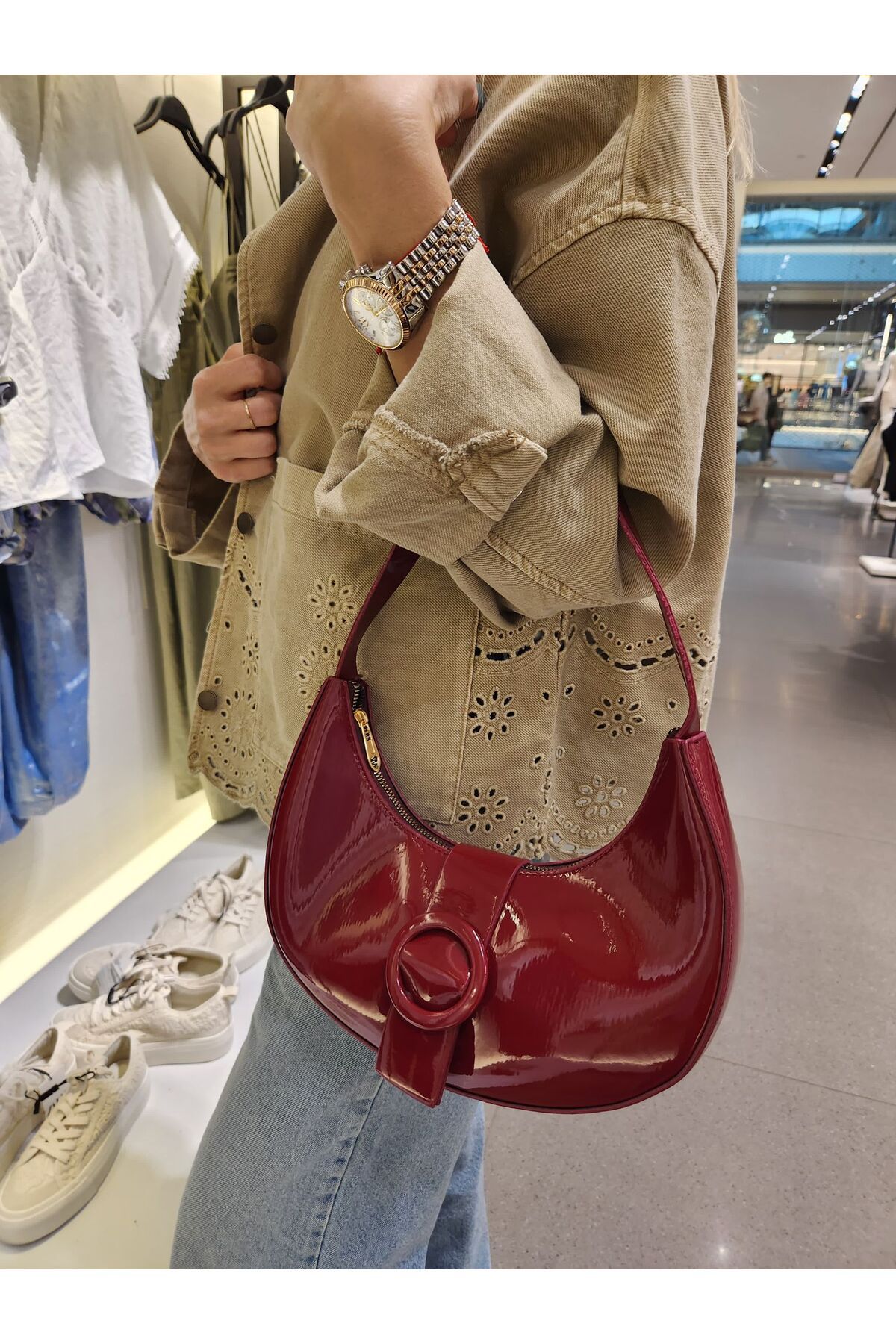 Mercan Stores Kadın Rugan Toka Detaylı Baget El ve Omuz Çantası