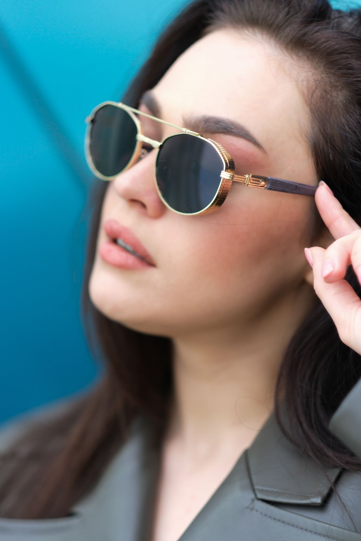 GBN altın renk çerçeve oval model unisex yerli moda kılıflı güneş gözlüğü ahşap detaylı