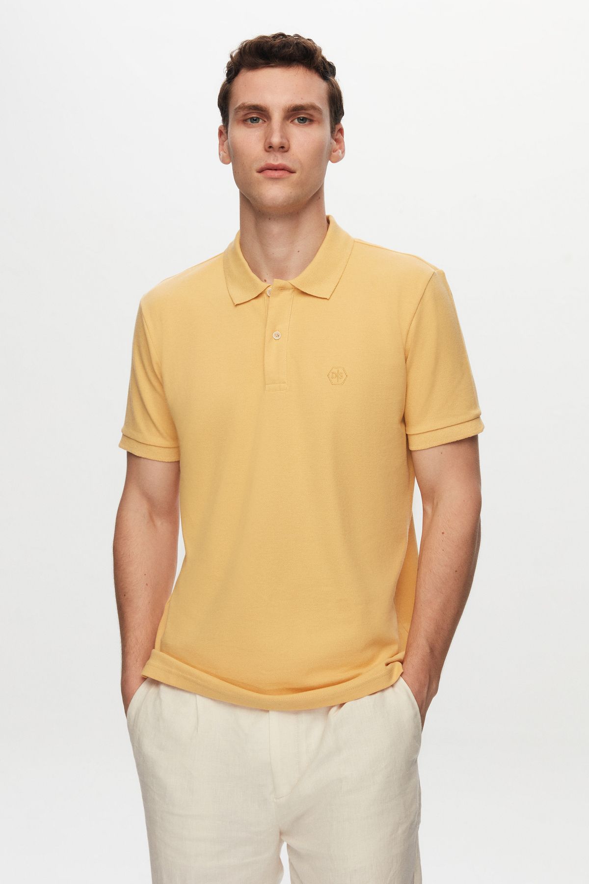 D'S Damat Regular Fit Açık Sarı Pike Dokulu %100 Pamuk Polo Yaka Nakışlı T-shirt