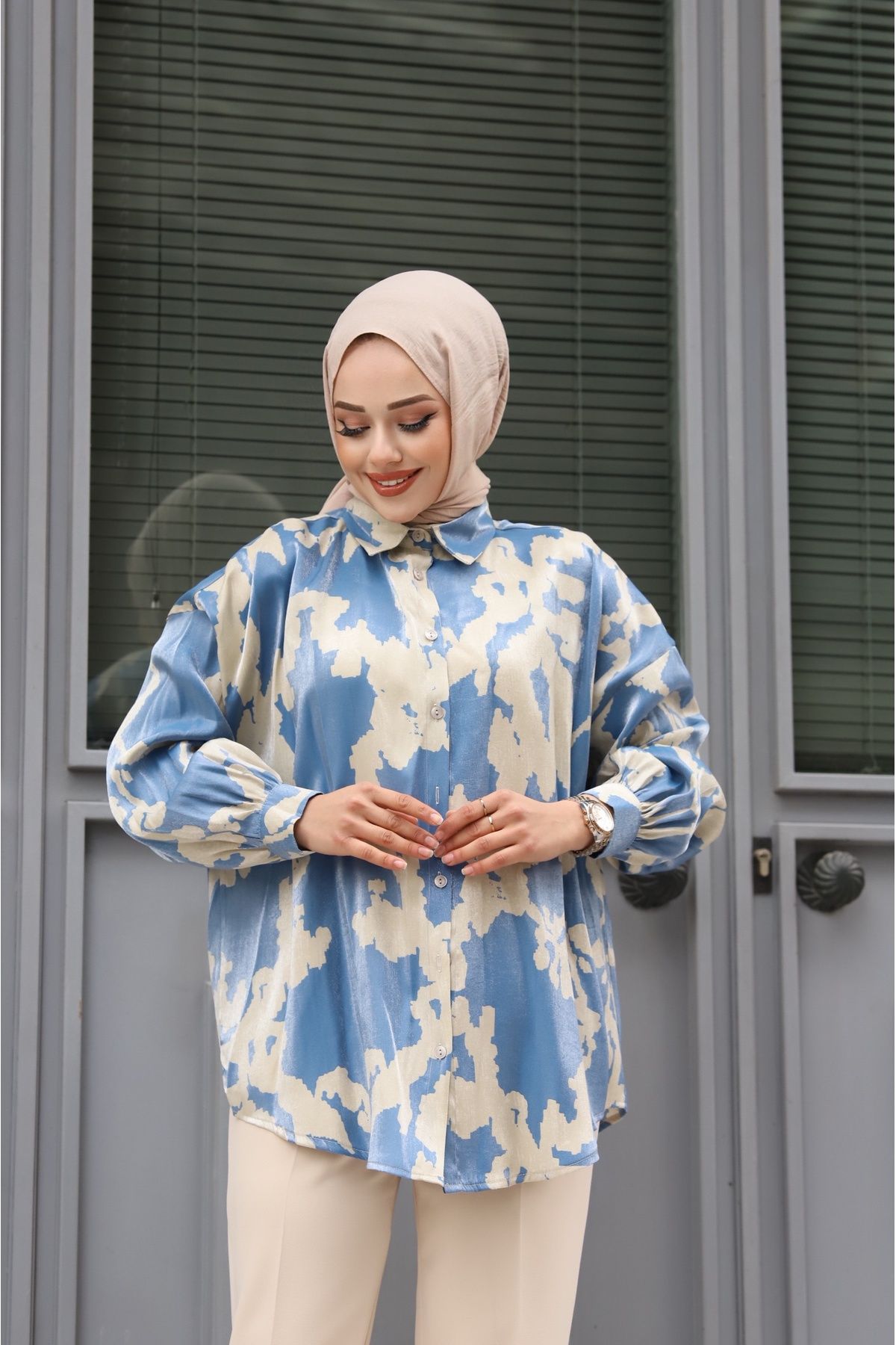 Tesettür Diyarı Kadın Jakarlı Desenli Oversize Gömlek ( Uzunluk 80cm ) - Mavi