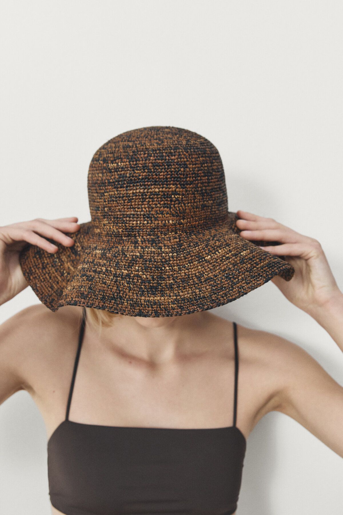 Massimo Dutti Kontrast iplikli rafya şapka