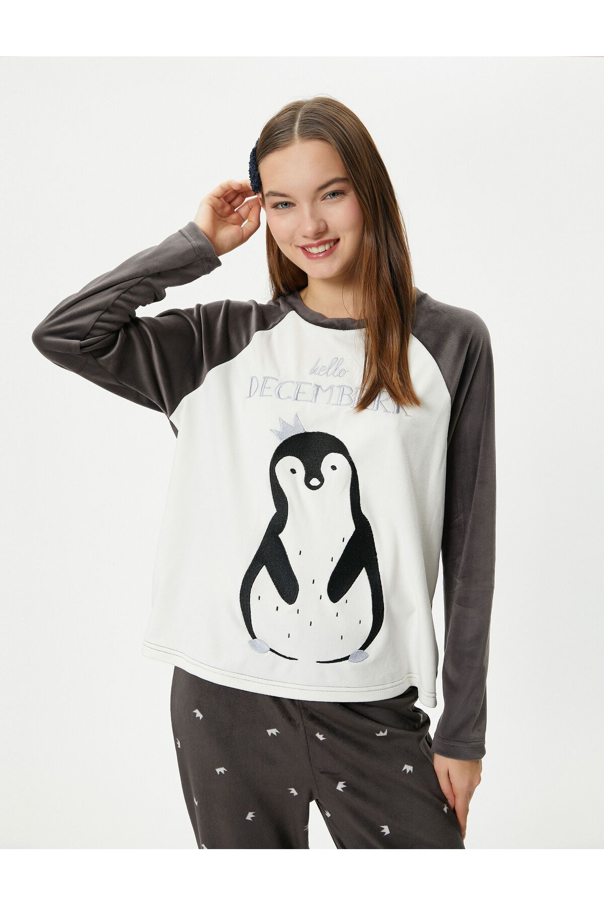 Koton Polar Pijama Üstü Penguen Nakışlı Bisiklet Yaka Reglan Kol