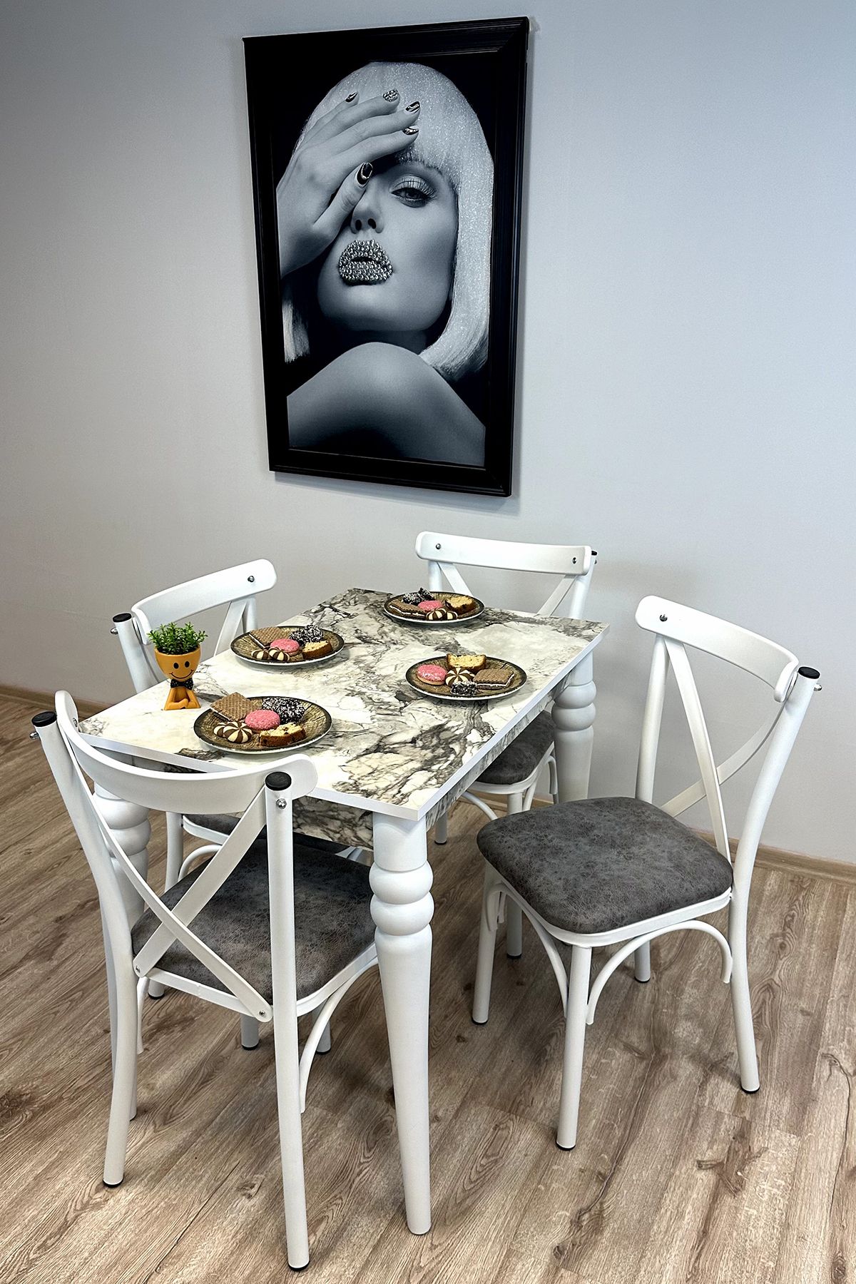 Dimassi Topkapı Efes Beyaz Mermer 4 Kişilik Yemek Masası Mutfak Masası Salon Masası Koyu Bej Sandalye