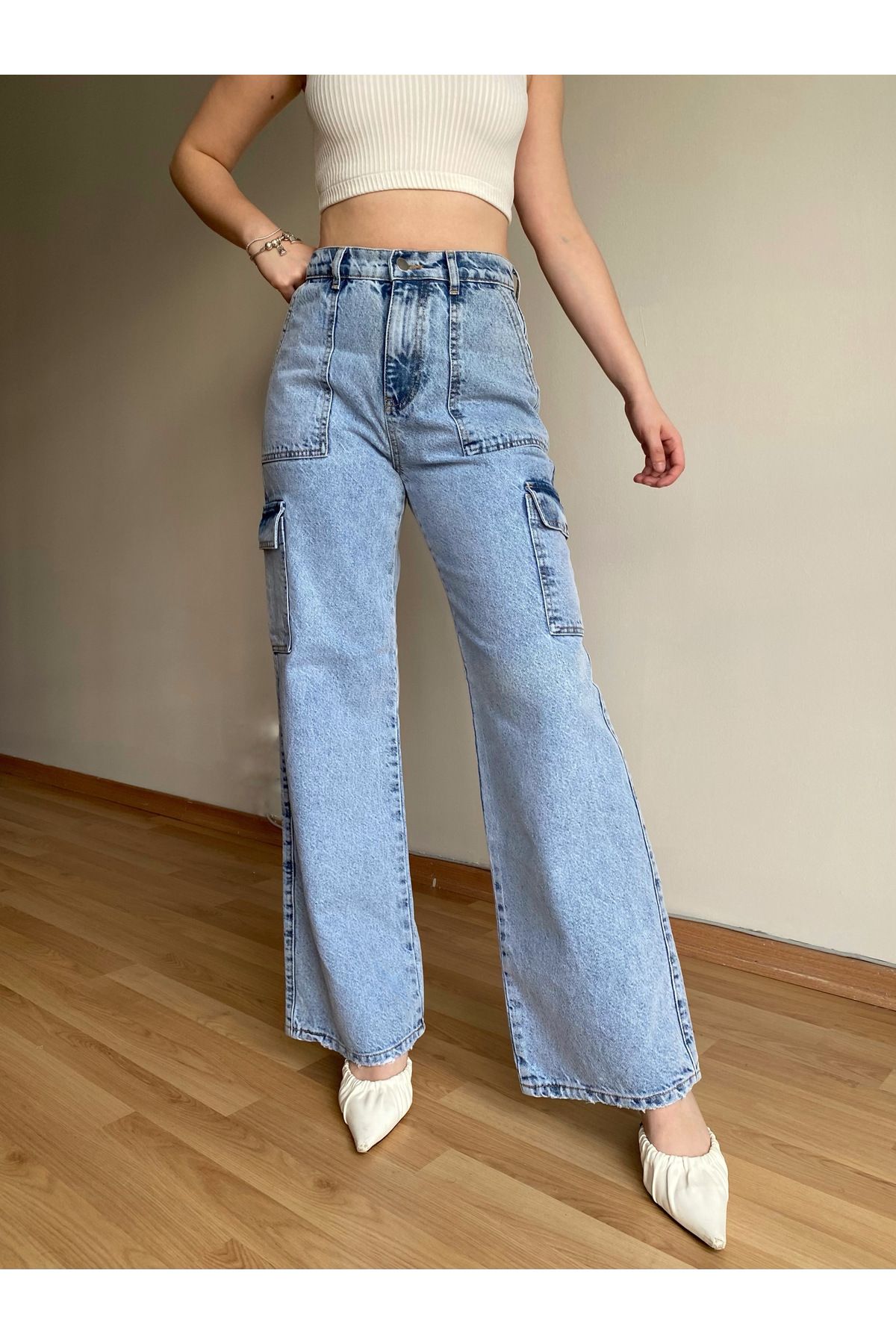 Butik Kadın Yüksek Bel Açık Mavi Yıkamalı Bol Geniş Paça Kargo Cepli Jeans Kot Pantolon