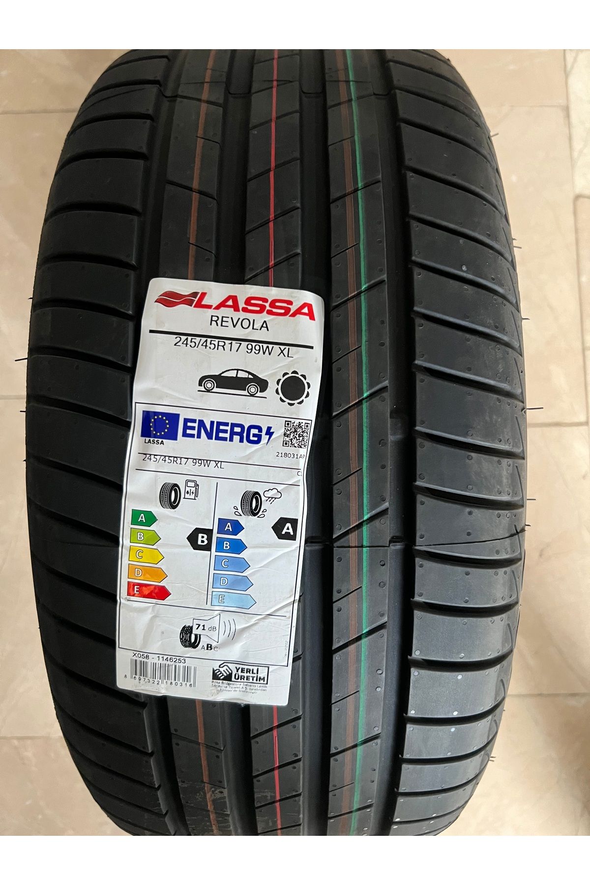 Lassa / 245/45R17 REVOLA 2024